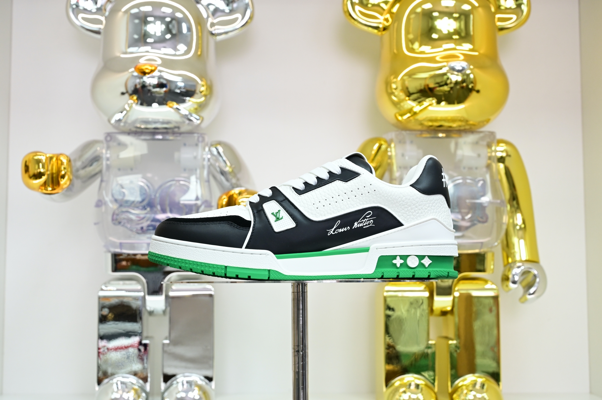 Louis Vuitton  LV   Trainer