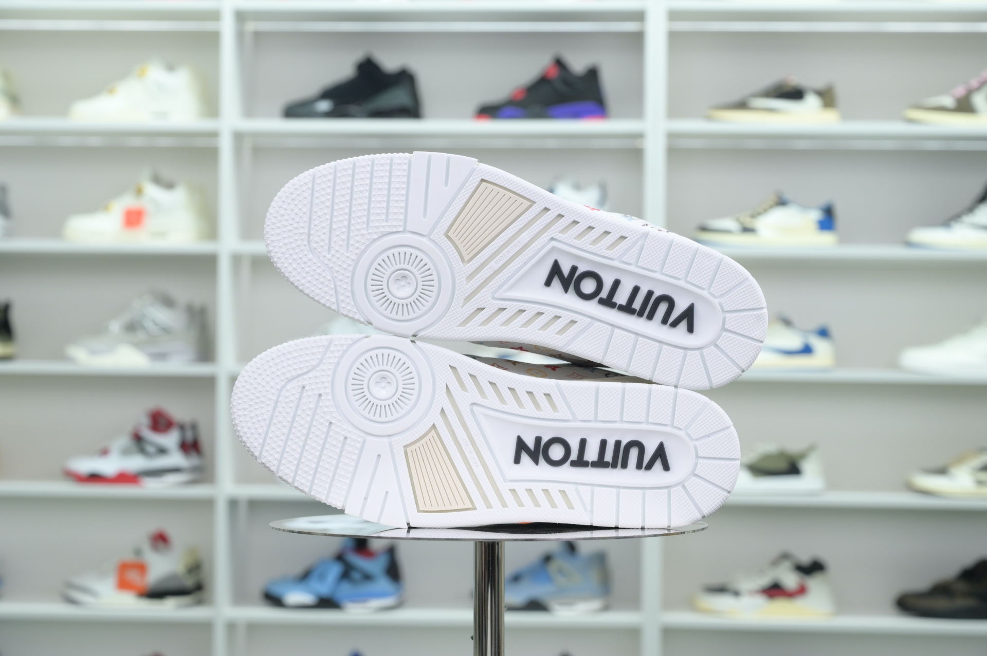 Takashi Murakami x Louis Vuitton  LV  Trainer