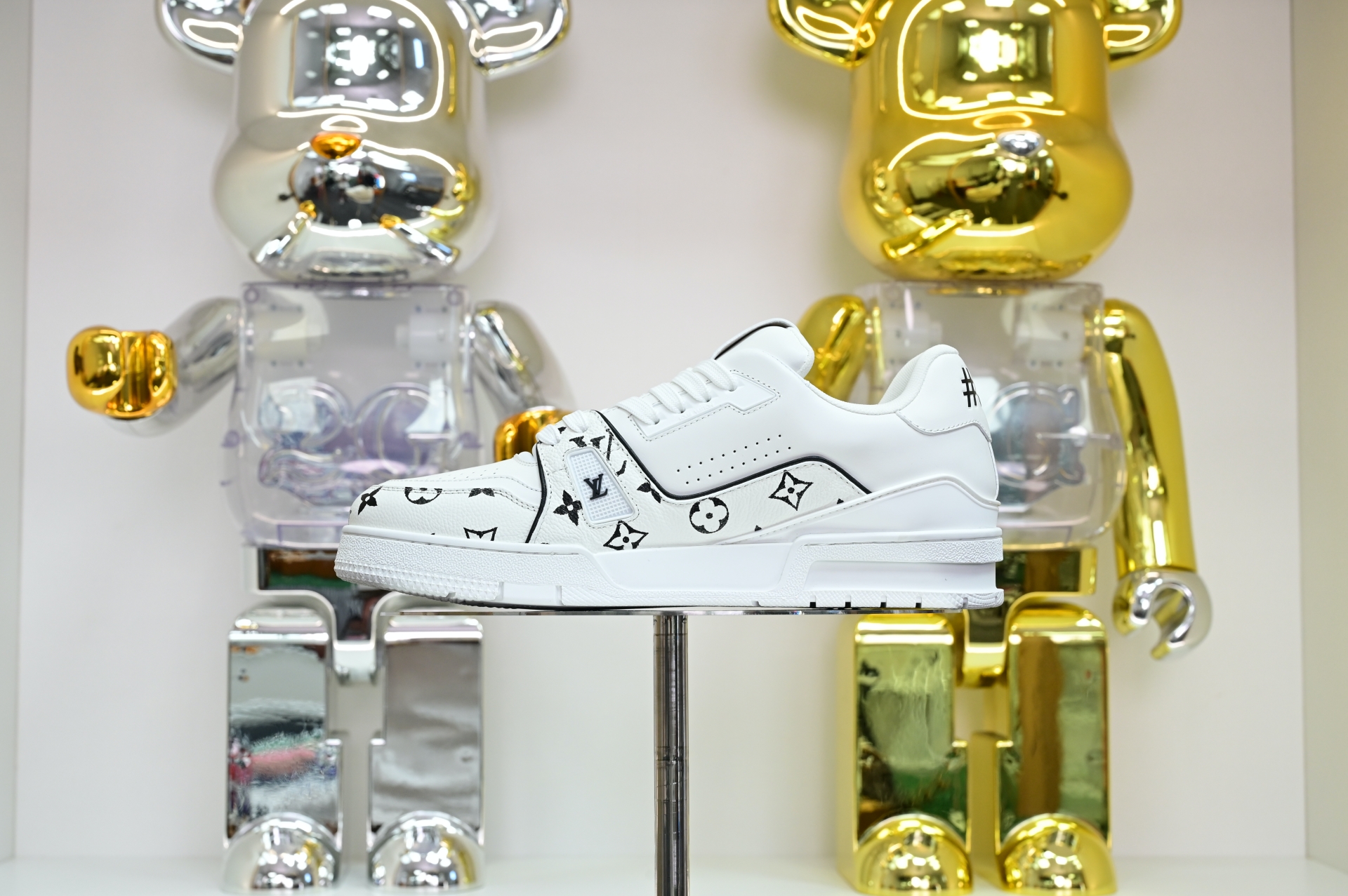 Louis Vuitton  LV   Trainer