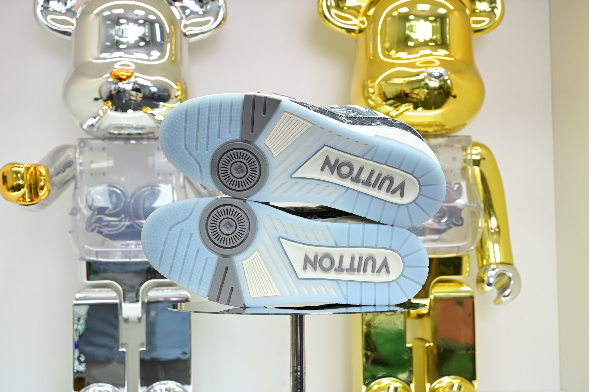 Louis Vuitton  LV   Trainer