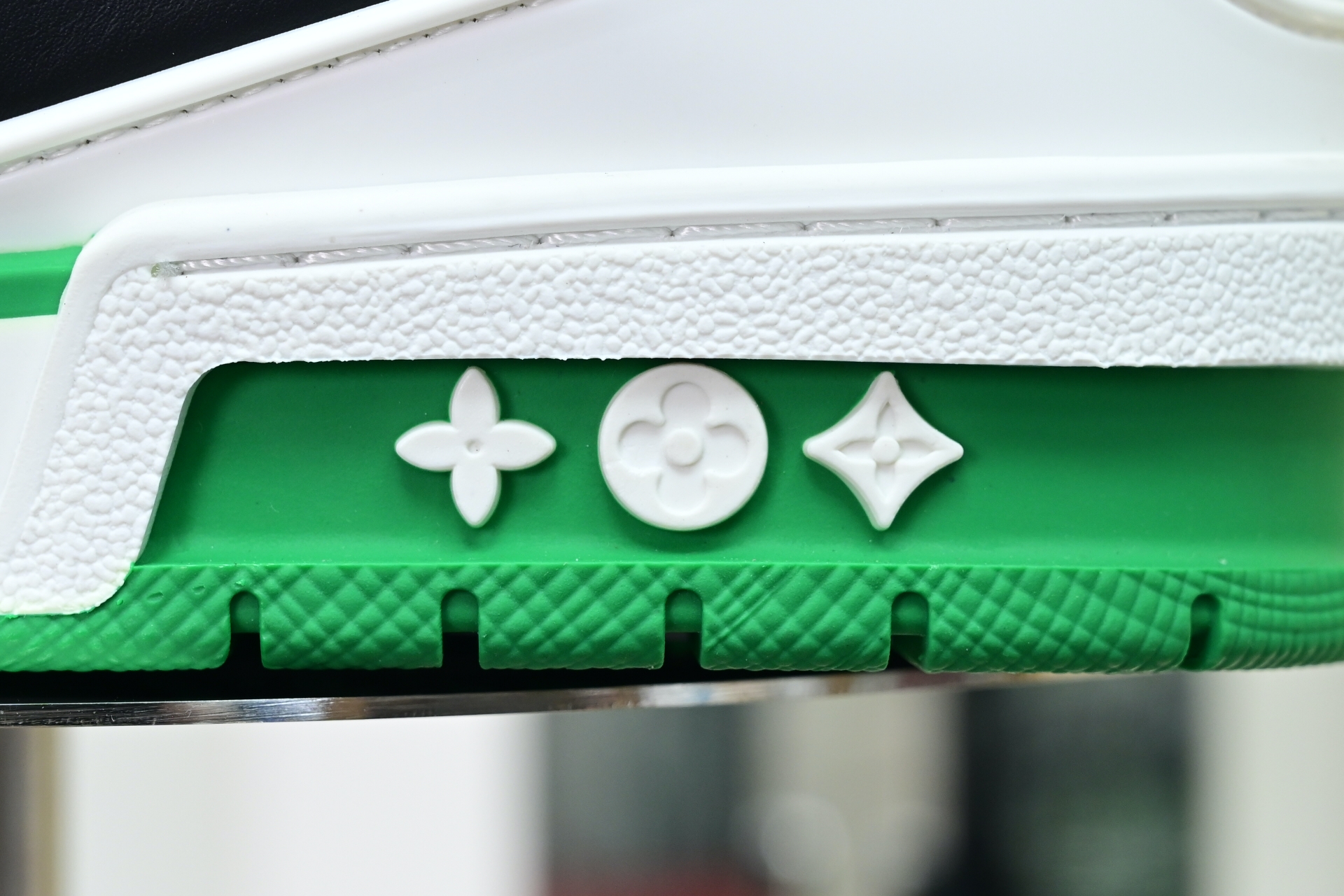 Louis Vuitton  LV   Trainer