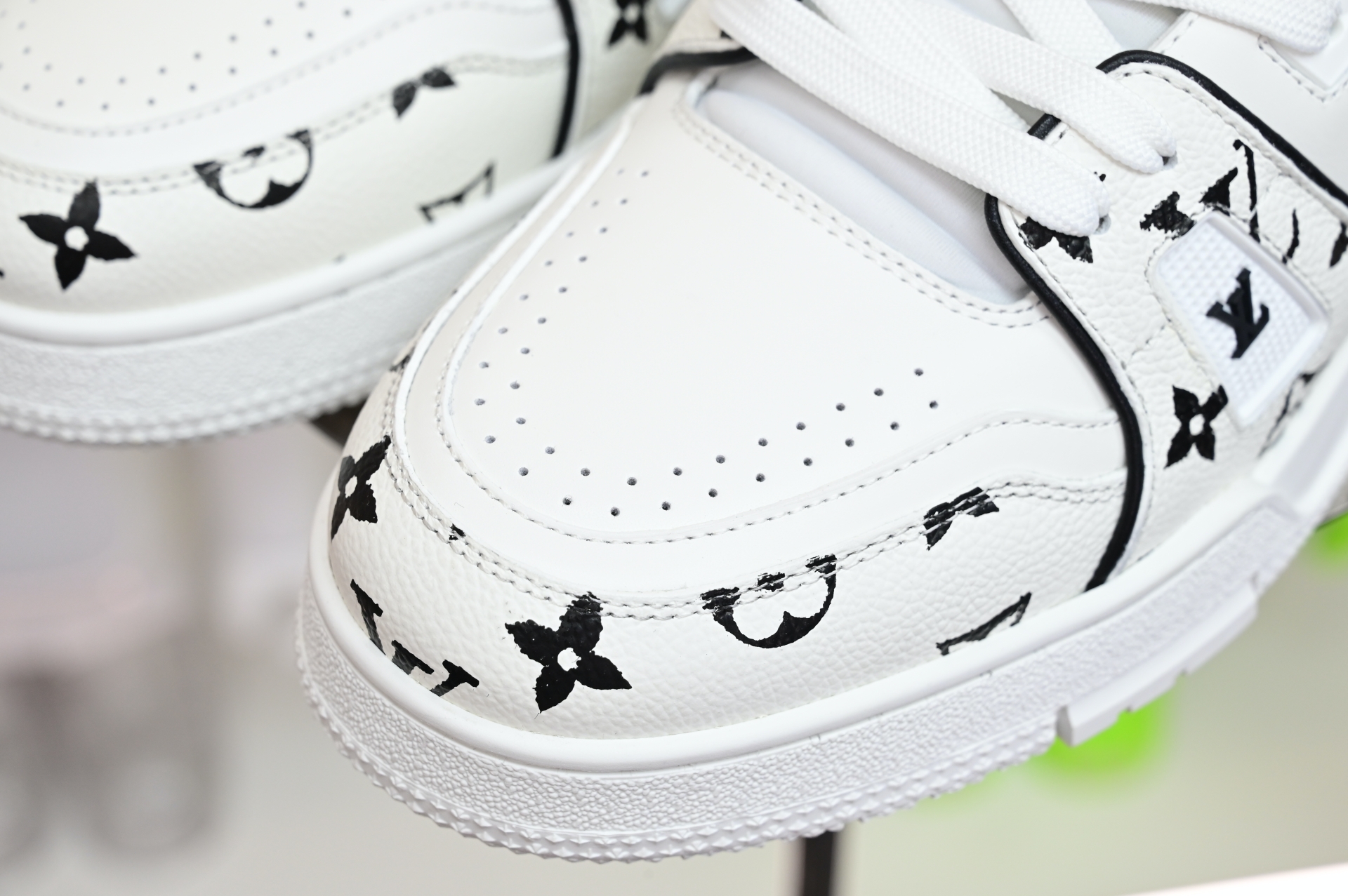 Louis Vuitton  LV   Trainer