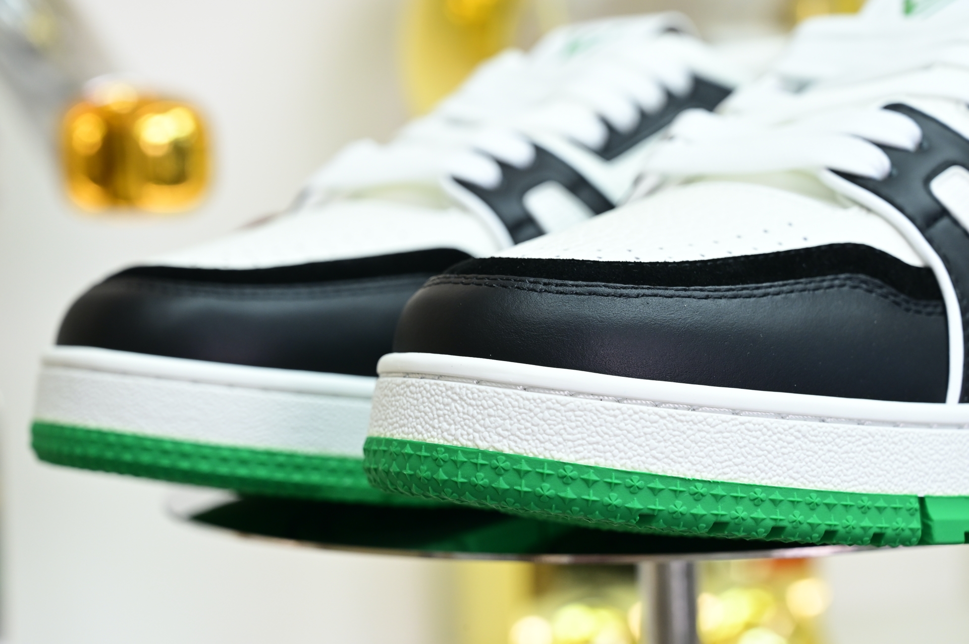 Louis Vuitton  LV   Trainer