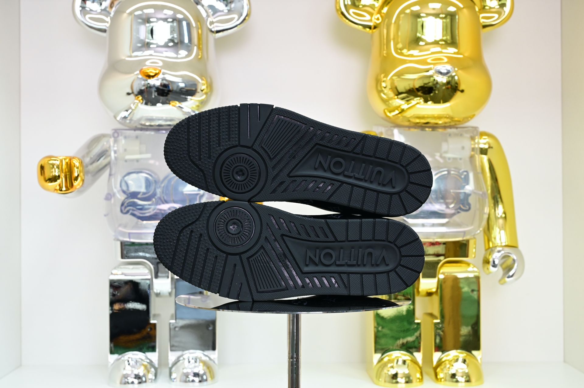 Louis Vuitton  LV   Trainer