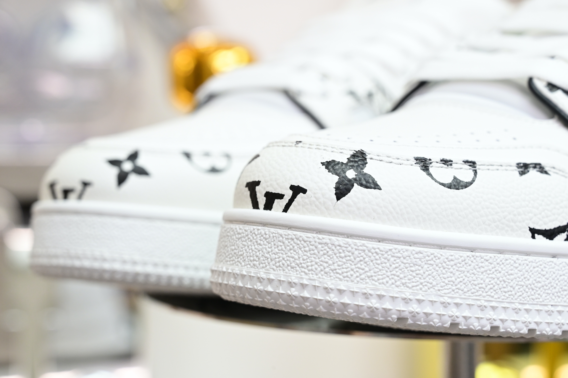 Louis Vuitton  LV   Trainer