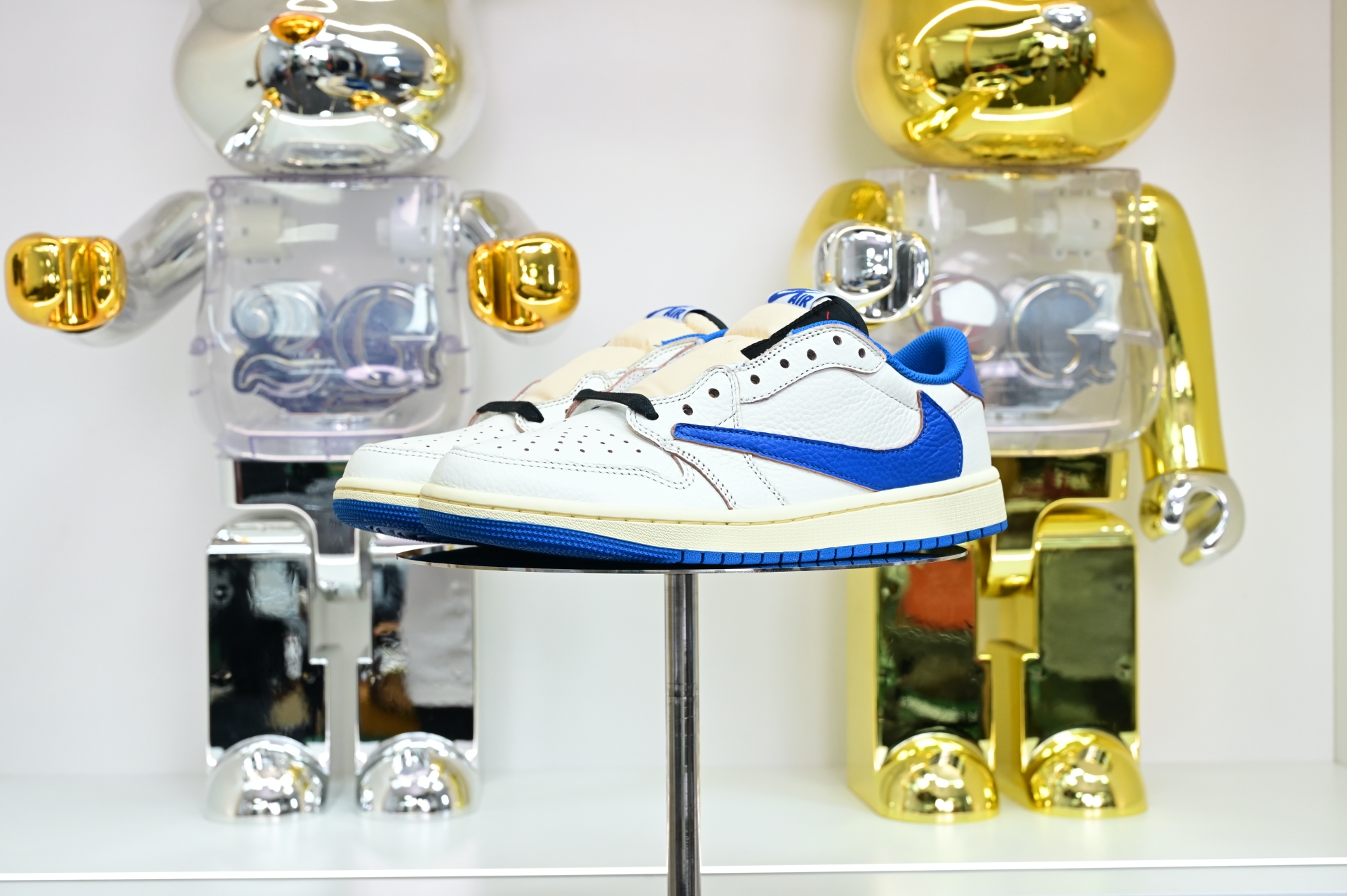 Travis Scott x Jordan Air Jordan 1 Low OG