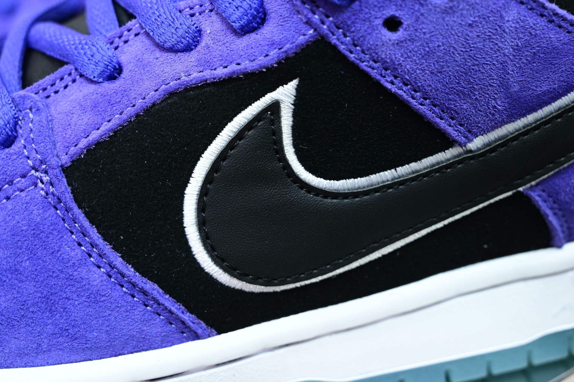 Hayley Wilson x Nike Dunk SB DUNK LOW PRO  HJ0513-500