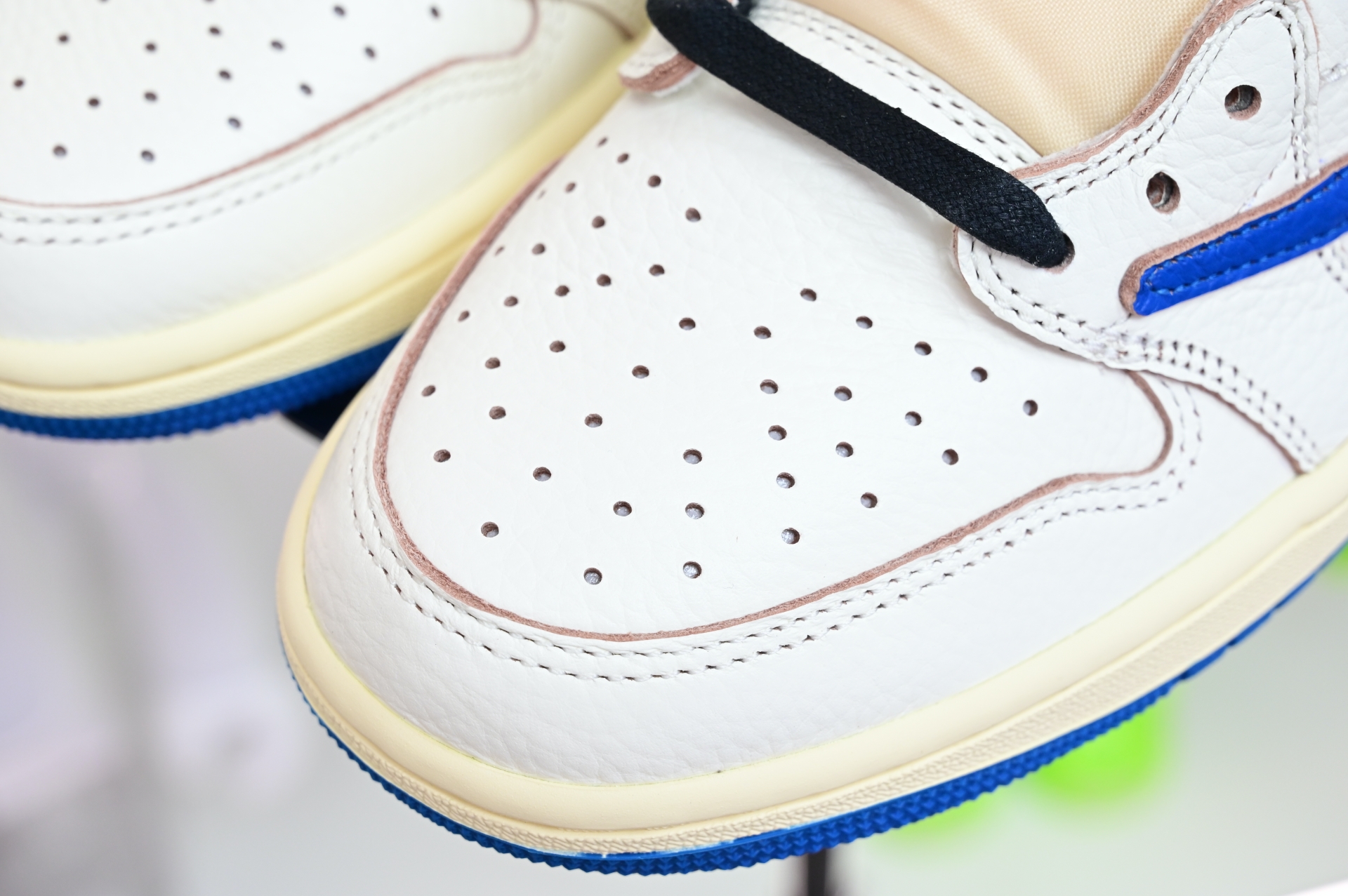 Travis Scott x Jordan Air Jordan 1 Low OG