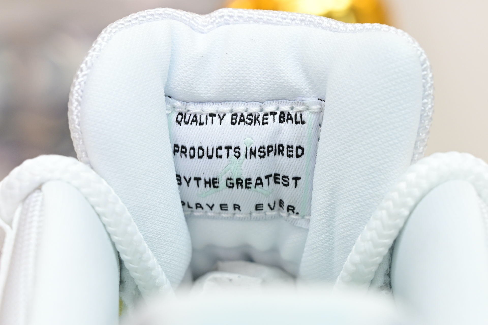 Air Jordan 11 LOW  AH7860-103