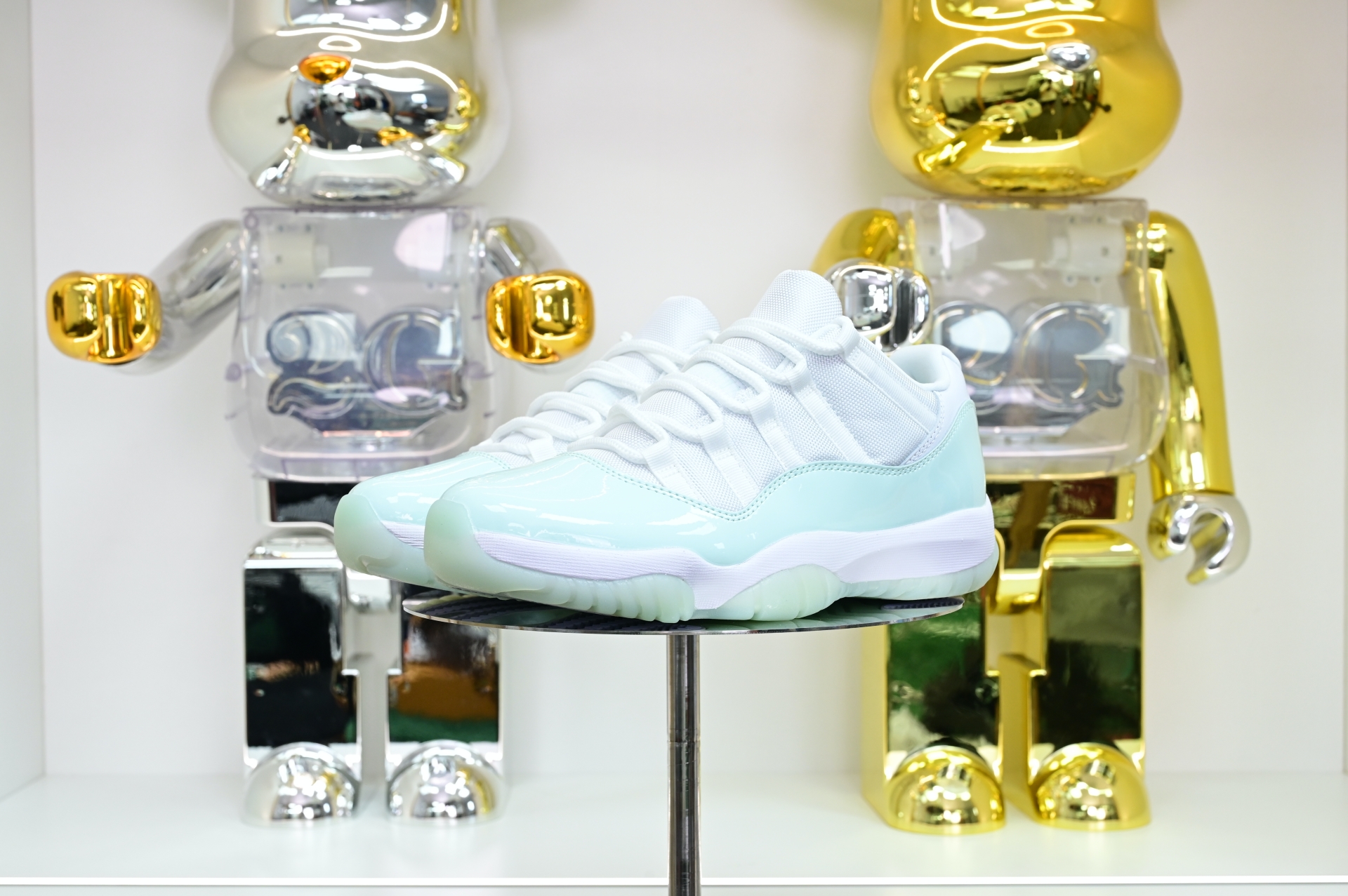 Air Jordan 11 LOW  AH7860-103