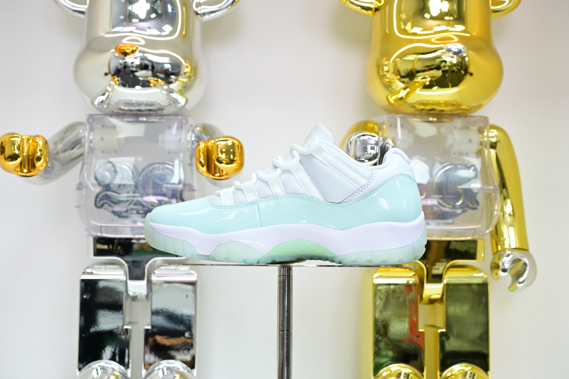Air Jordan 11 LOW  AH7860-103