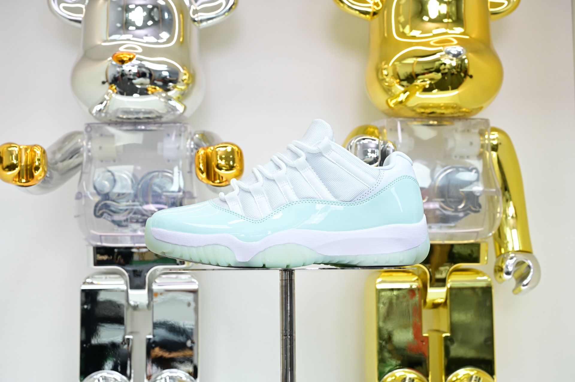 Air Jordan 11 LOW  AH7860-103