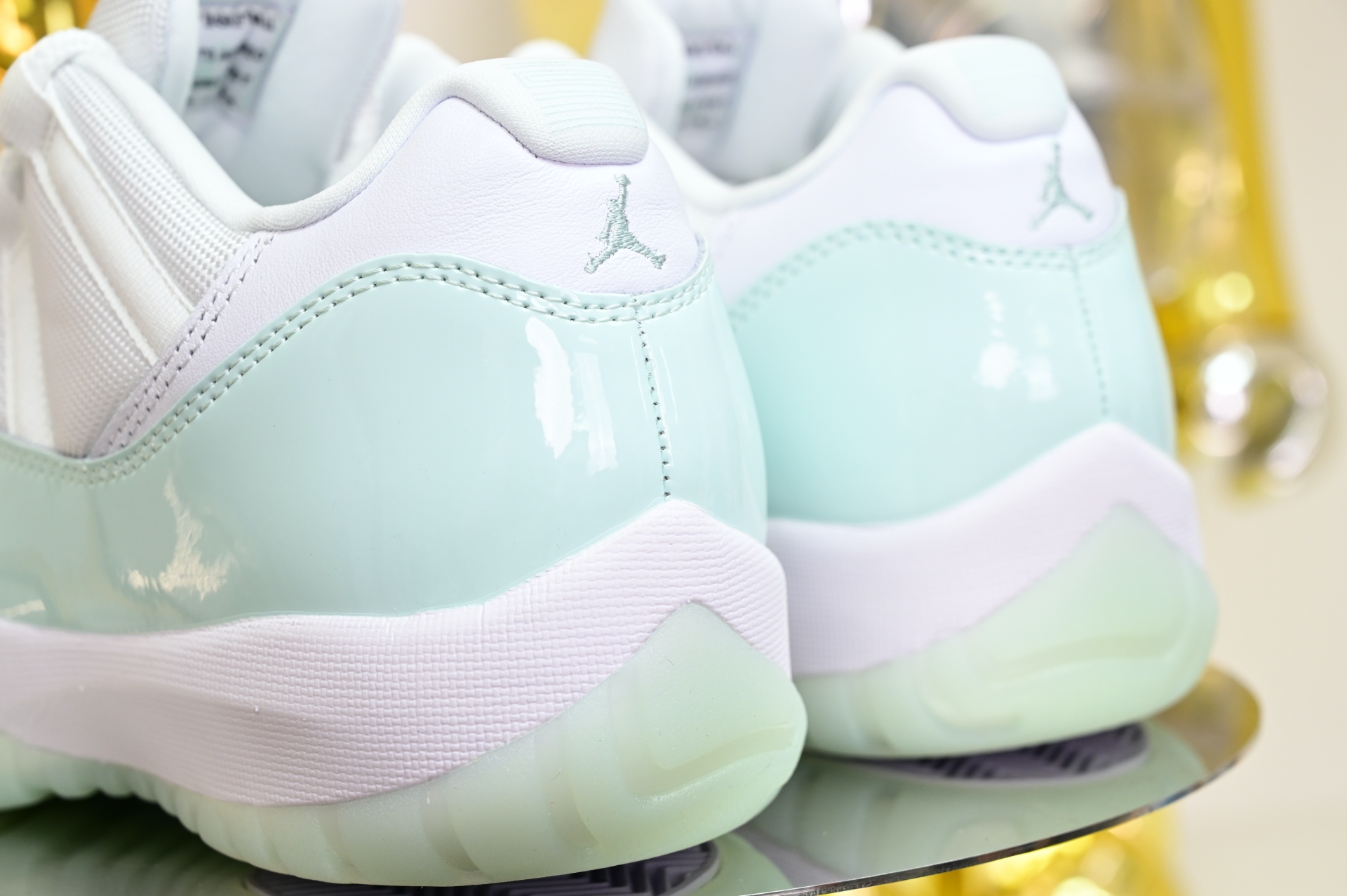 Air Jordan 11 LOW  AH7860-103