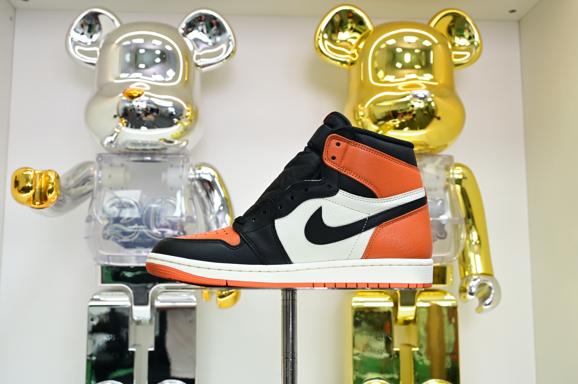 Air Jordan 1“Shattered Backboard” DZ5485-008