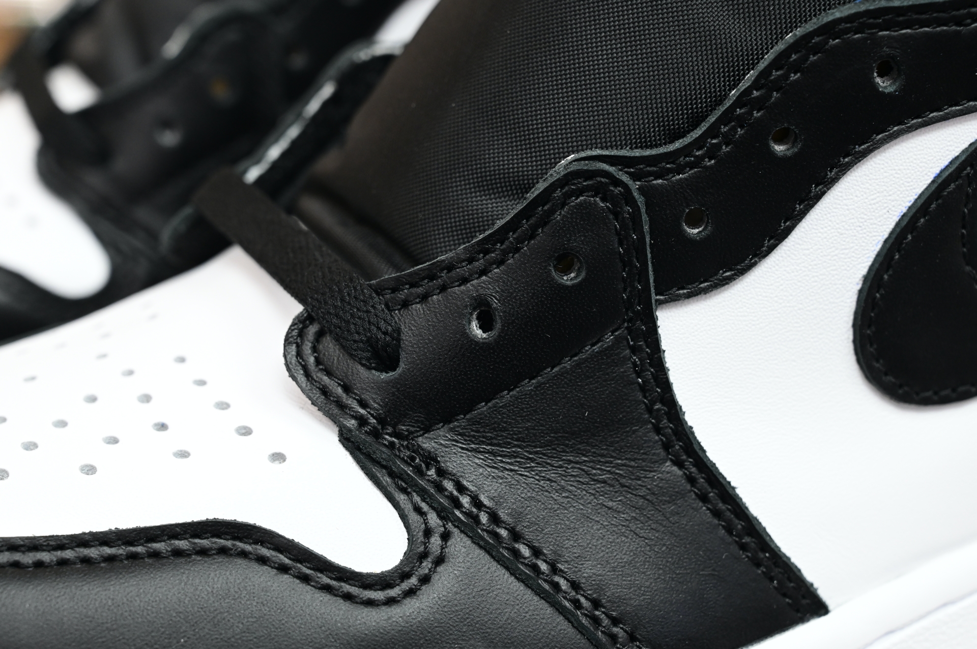 Air Jordan 1  UNDEFEATED x fragment design HIGH OG 107847-001