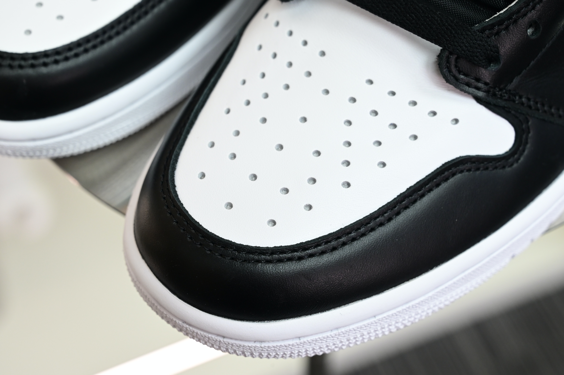 Air Jordan 1  UNDEFEATED x fragment design HIGH OG 107847-001