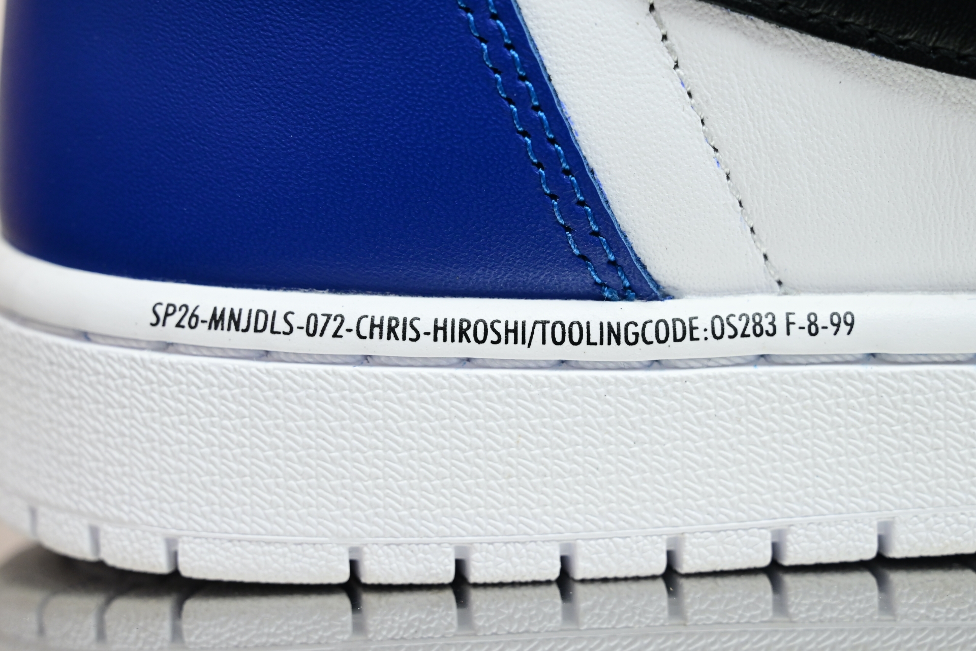 Air Jordan 1  UNDEFEATED x fragment design HIGH OG 107847-001
