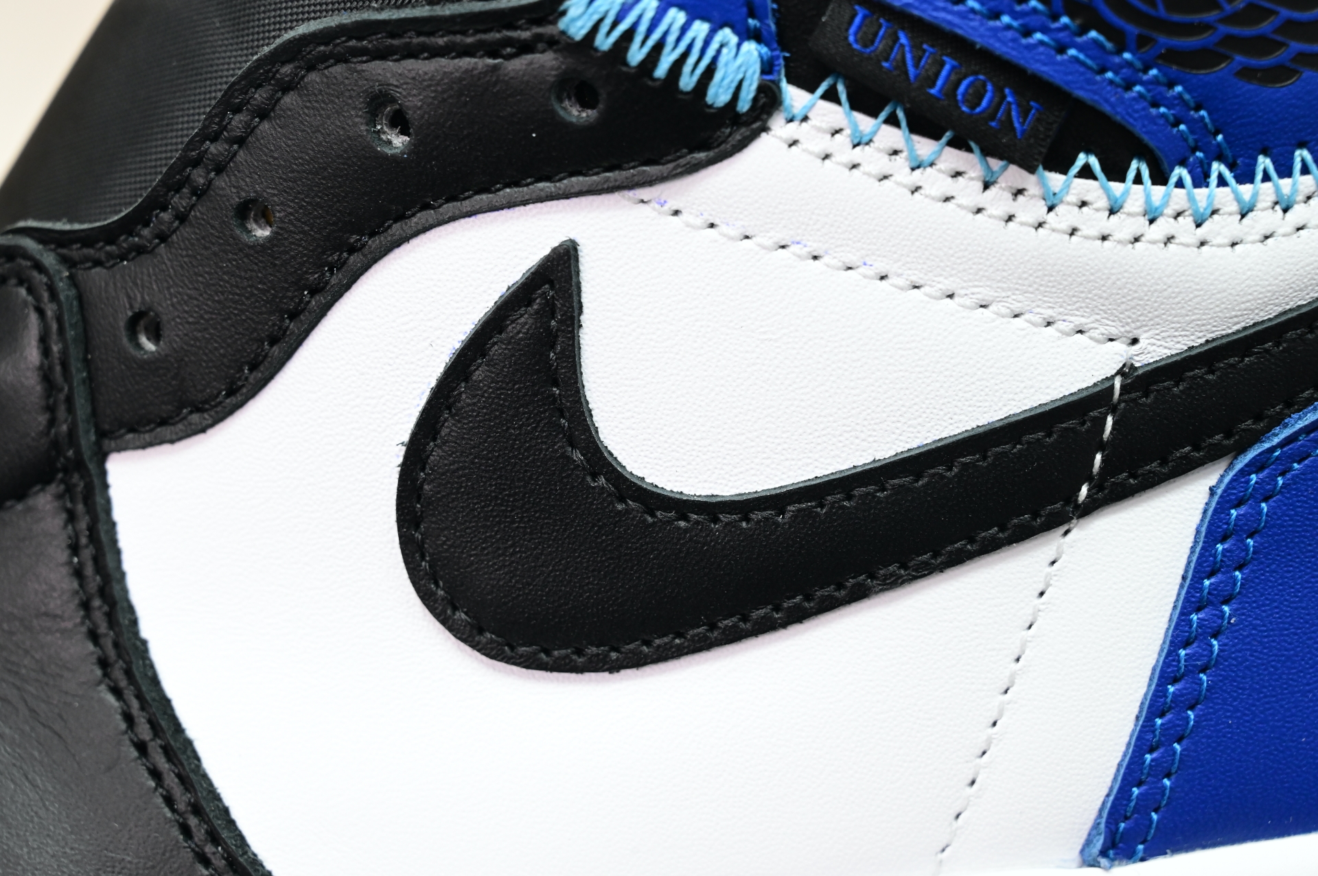 Air Jordan 1  UNDEFEATED x fragment design HIGH OG 107847-001