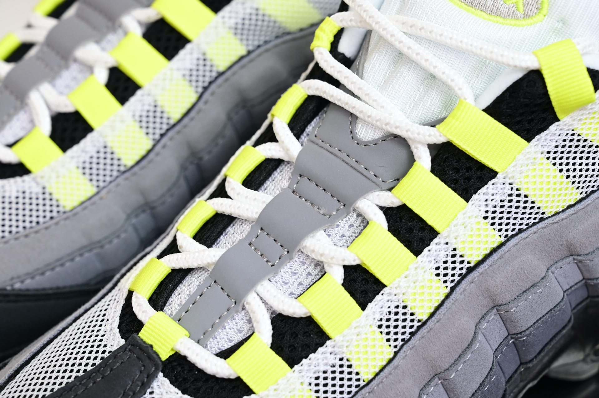 Nike Air Max 95 0G Neon  CT1689-001