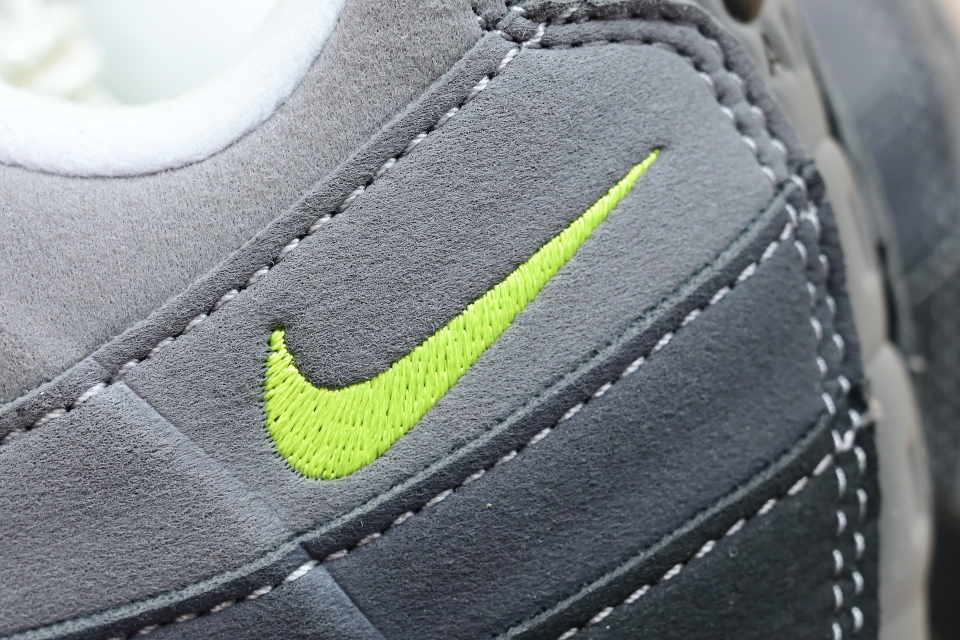 Nike Air Max 95 0G Neon  CT1689-001