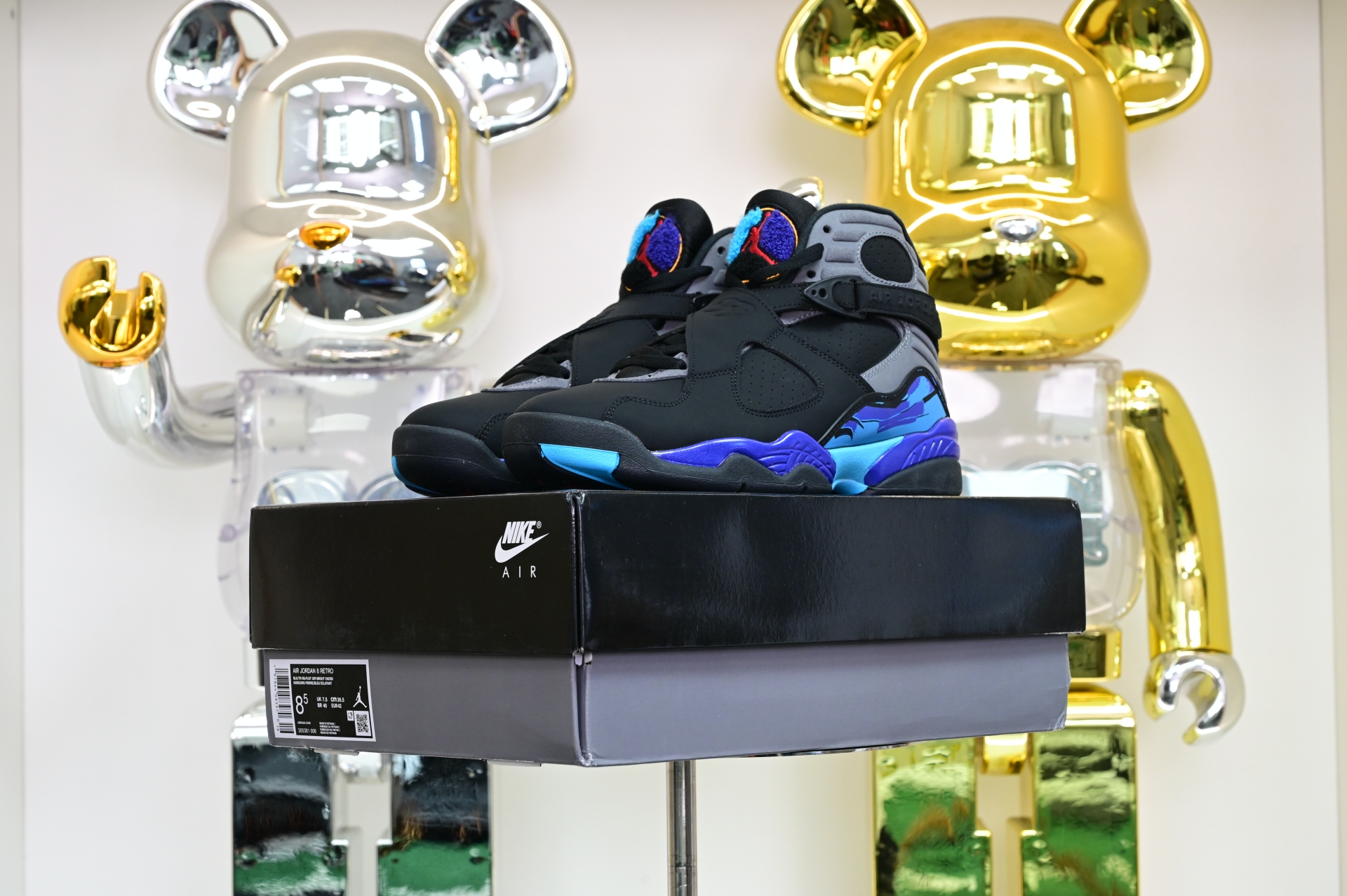 Air Jordan 8 RETRO 2025 305381-006