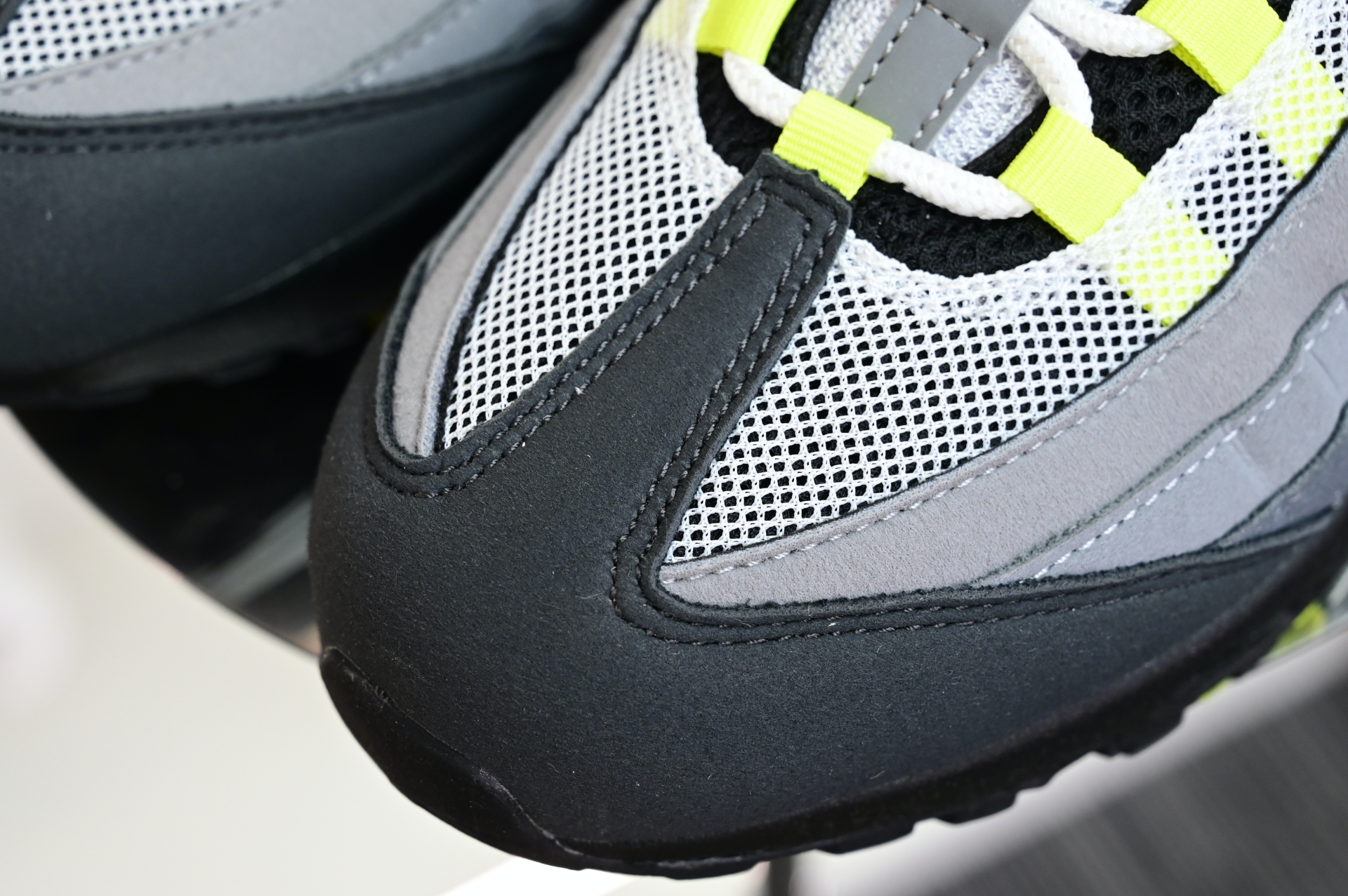 Nike Air Max 95 0G Neon  CT1689-001