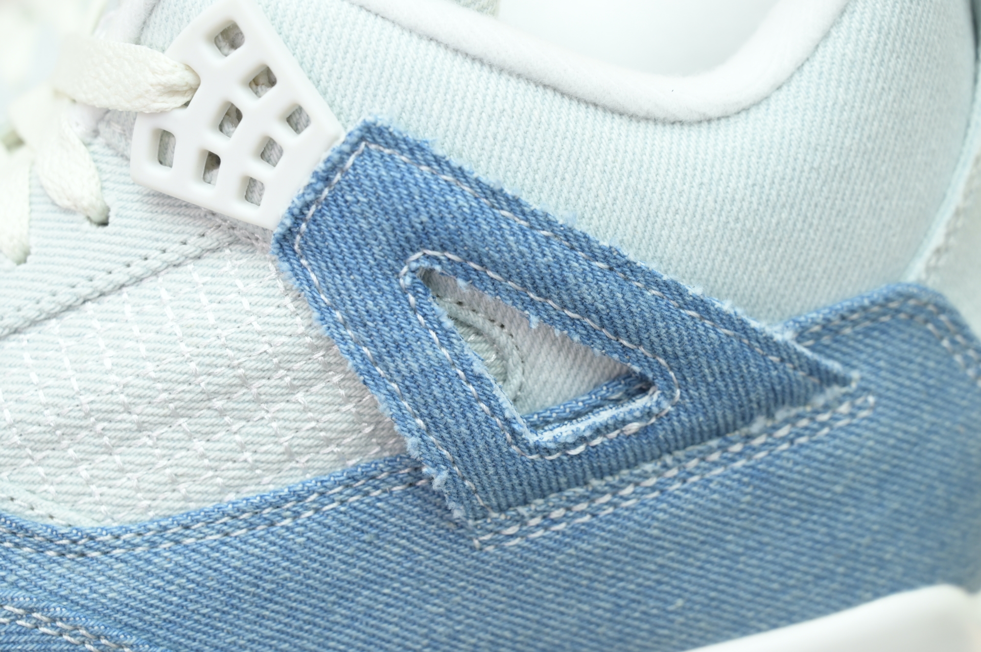 Air Jordan 4 Denim“Worn Blue” IB6716-100