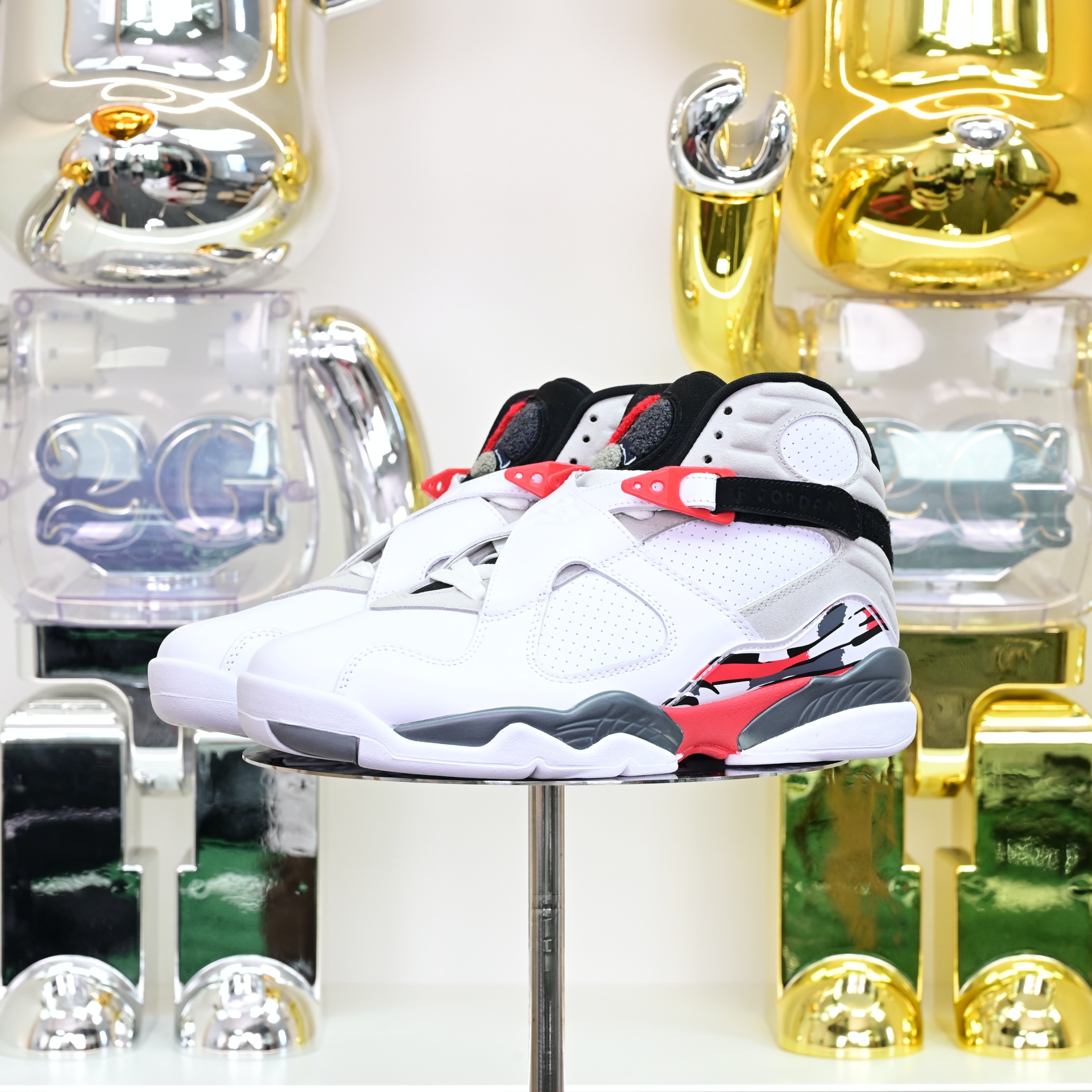 Air Jordan 8 Retro Bugs Bunny  305381-103