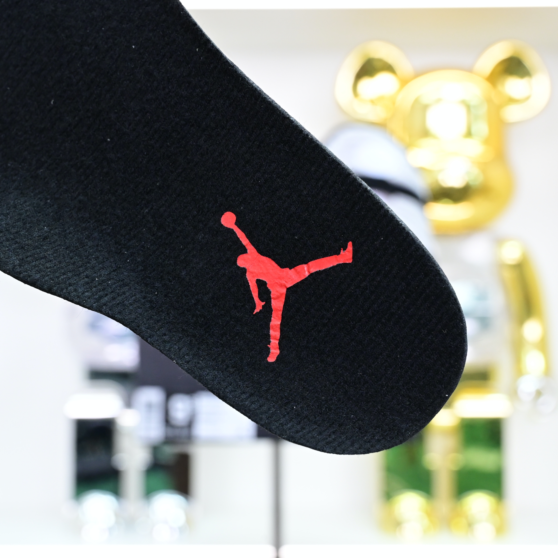 Air Jordan 8 Retro Bugs Bunny  305381-103