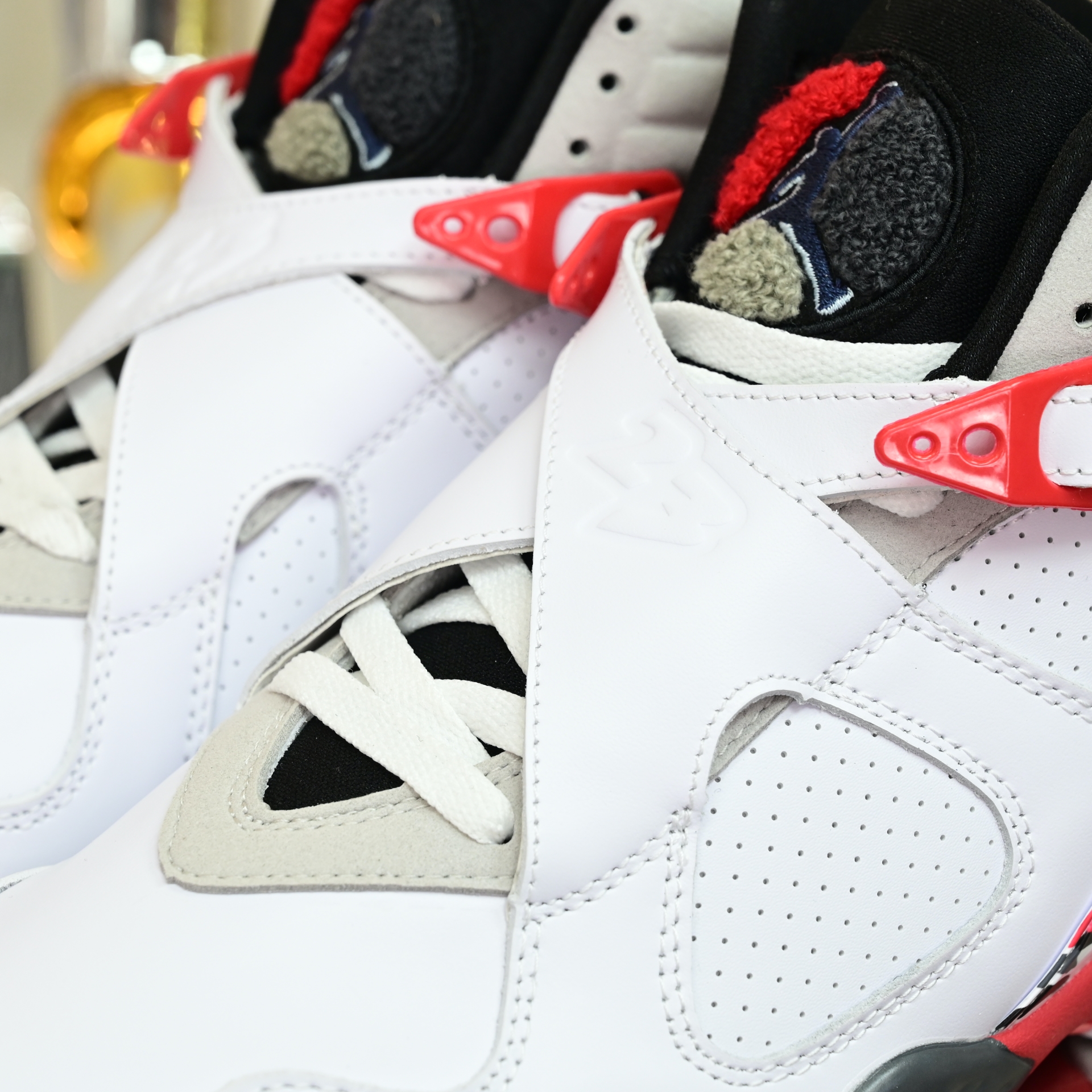 Air Jordan 8 Retro Bugs Bunny  305381-103