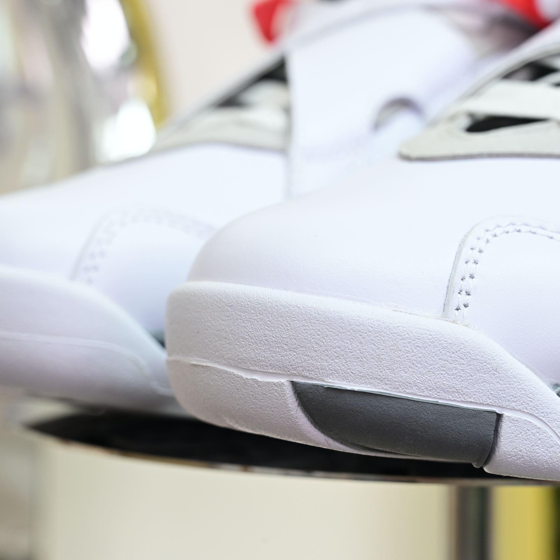 Air Jordan 8 Retro Bugs Bunny  305381-103
