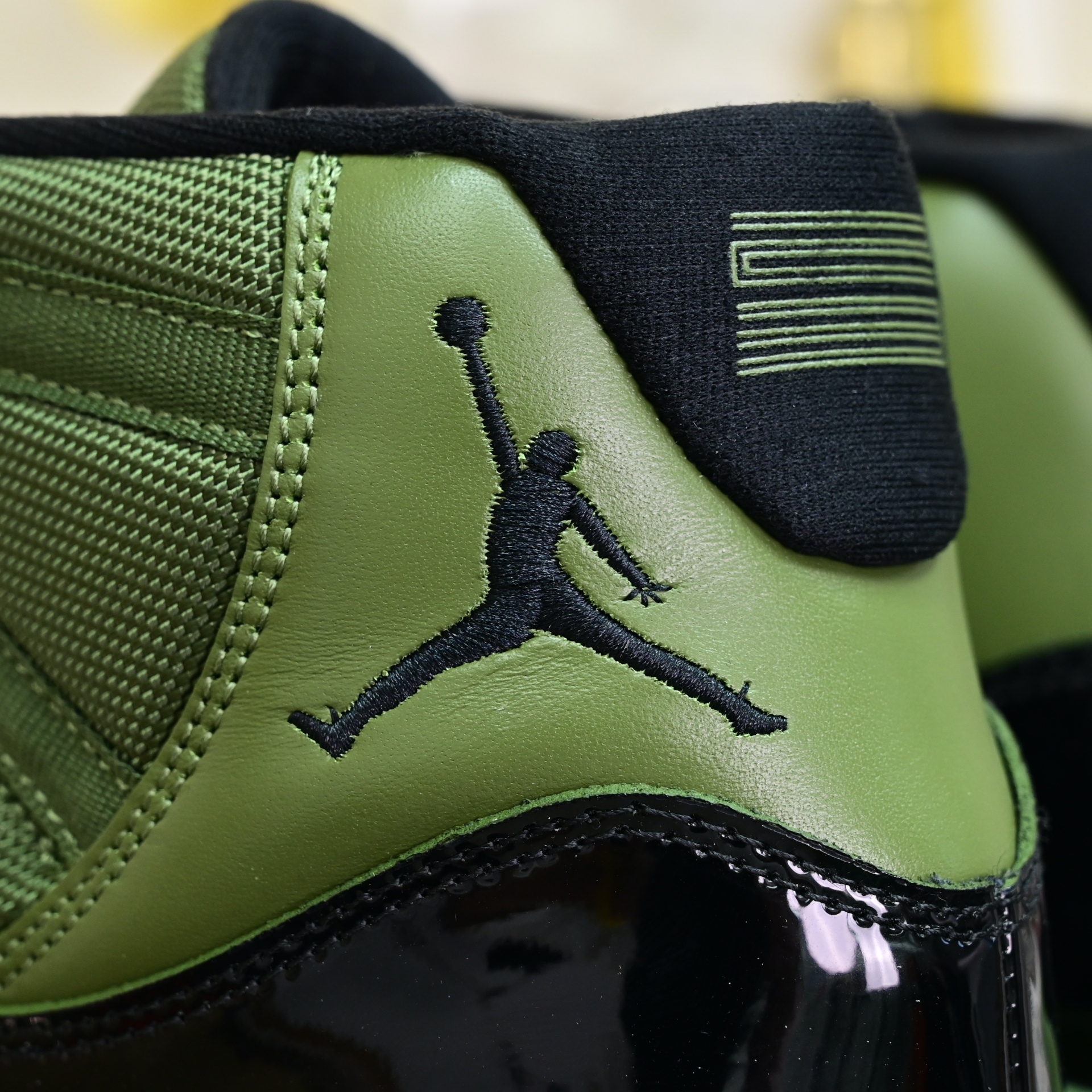 Air Jordan 11  RETRO CT8012-300