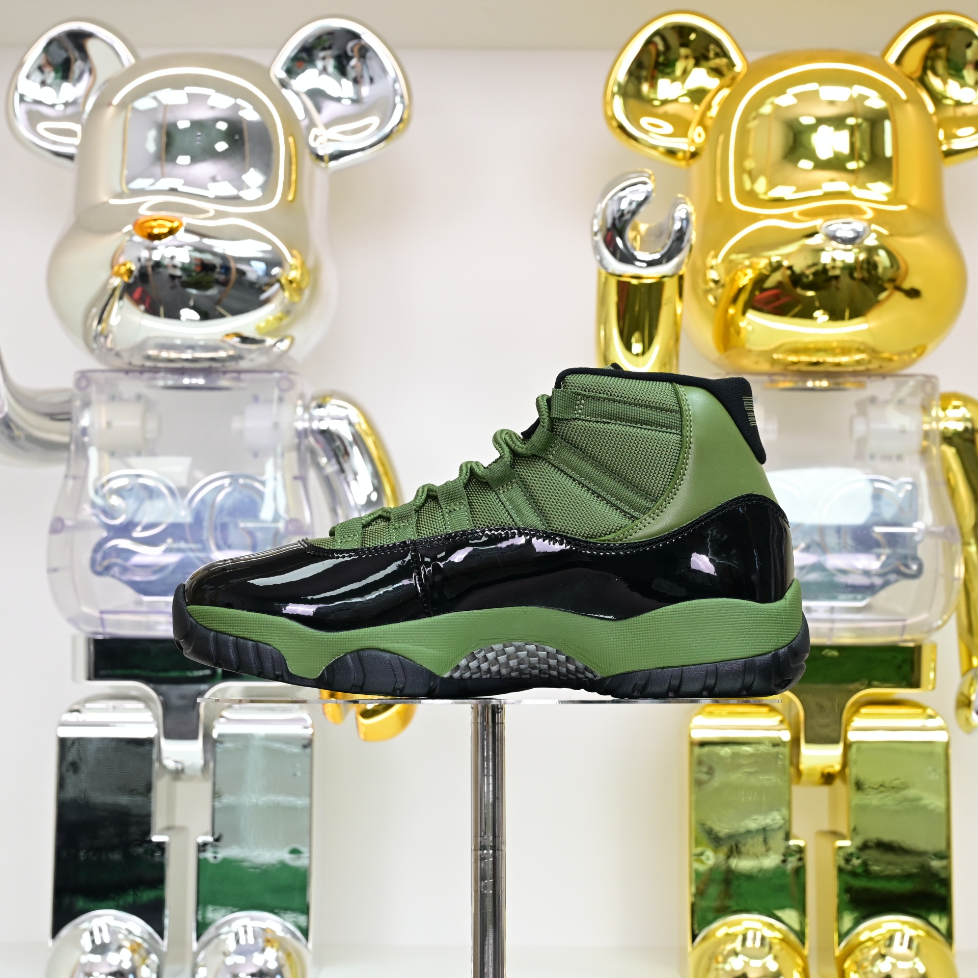 Air Jordan 11  RETRO CT8012-300