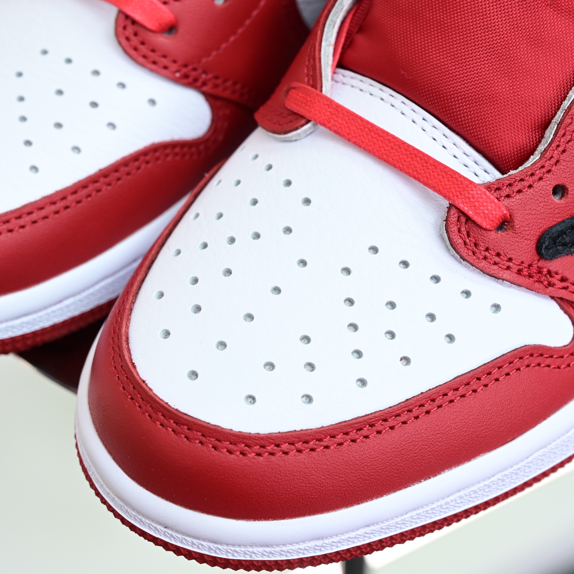 Travis Scott x Air Jordan 1 Low “Chicago”  DM7866-101