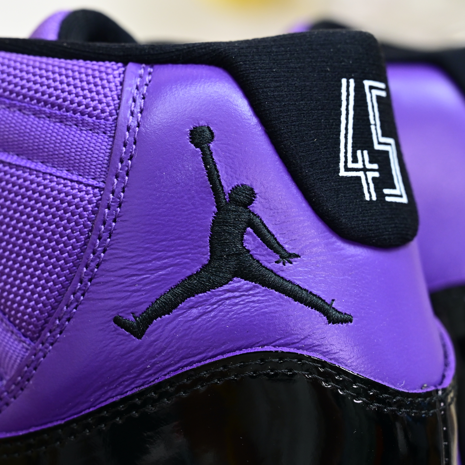 Air Jordan 11  RETRO CT8012-500