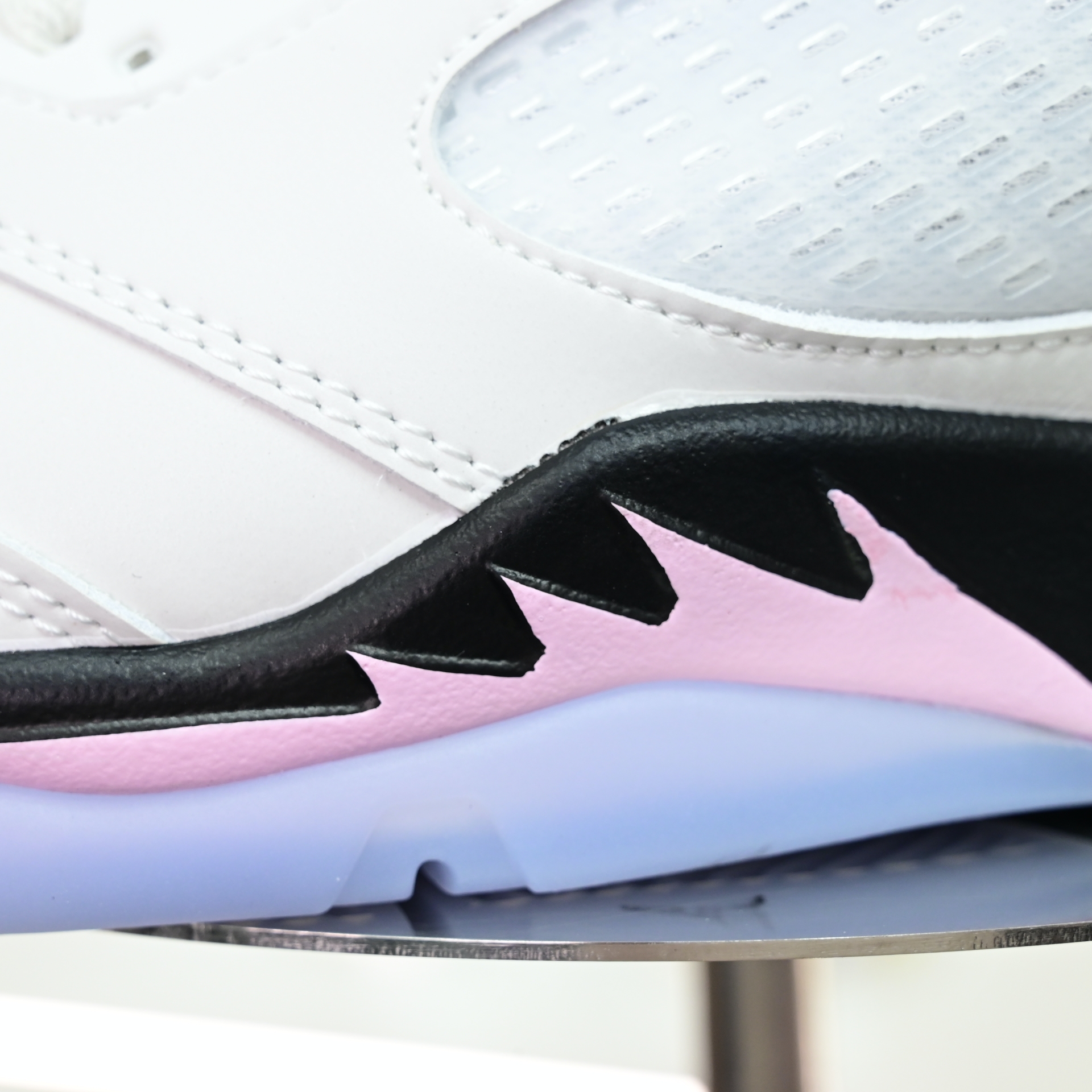 Air Jordan 5“Medium Soft Pink” HQ7978-102
