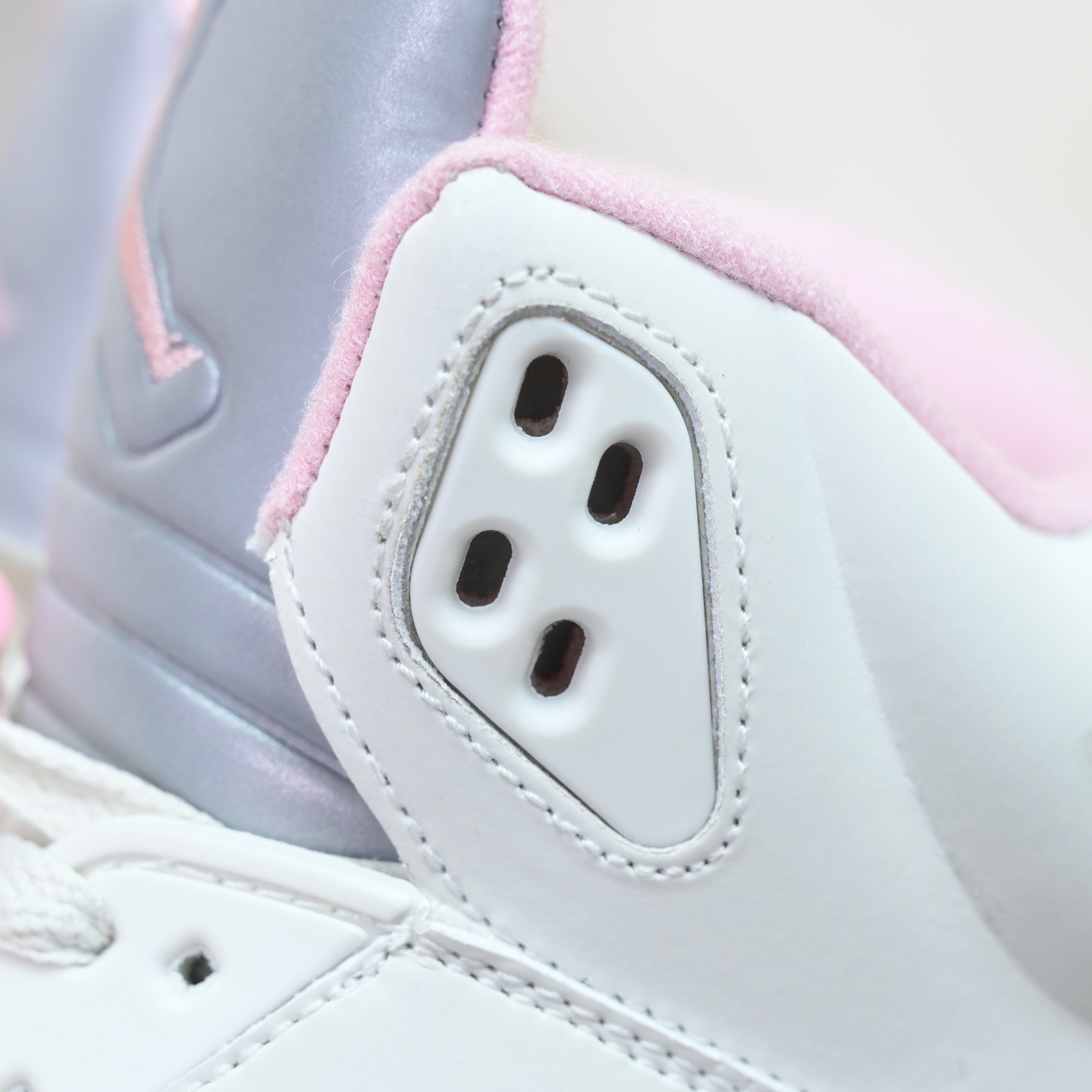 Air Jordan 5“Medium Soft Pink” HQ7978-102