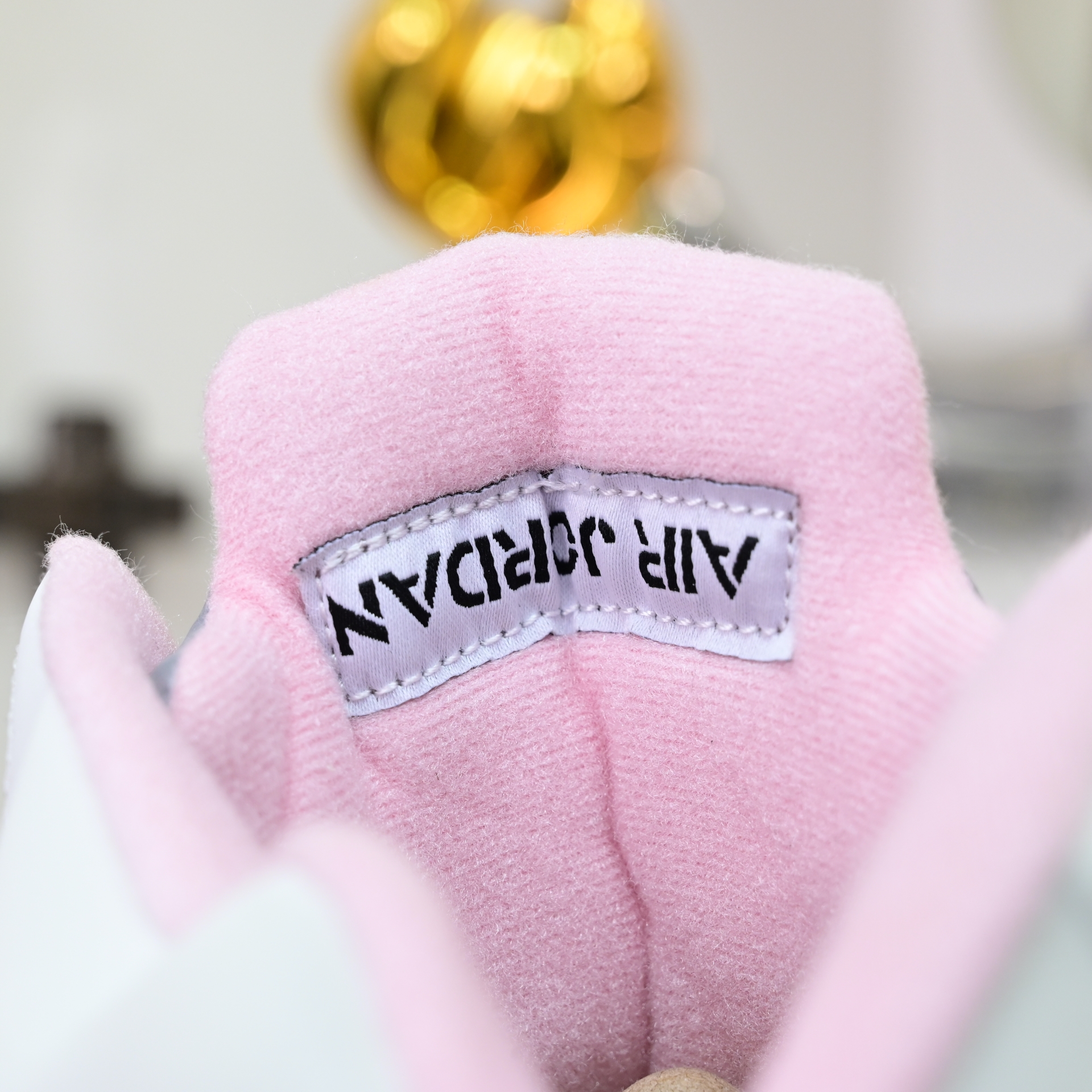 Air Jordan 5“Medium Soft Pink” HQ7978-102