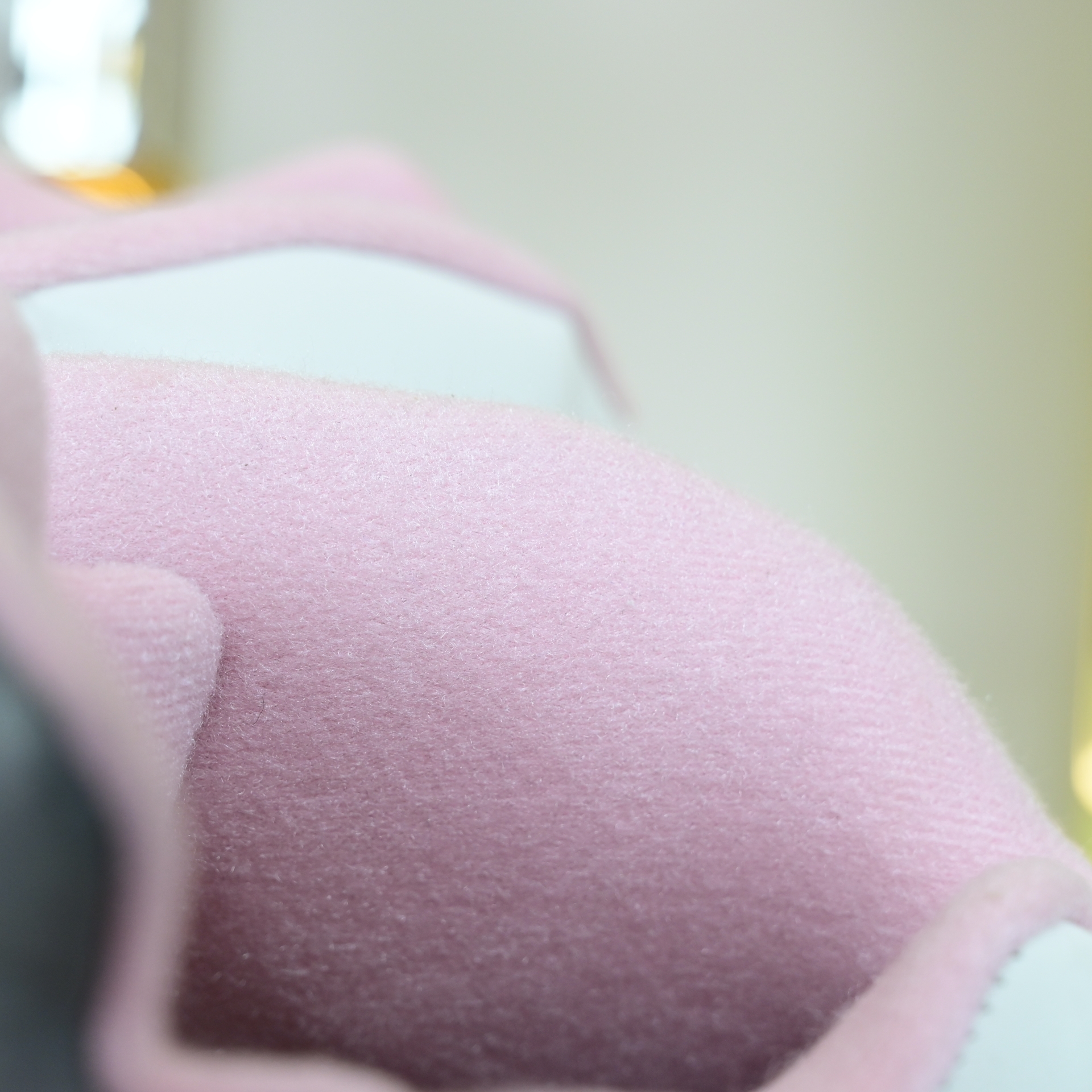 Air Jordan 5“Medium Soft Pink” HQ7978-102