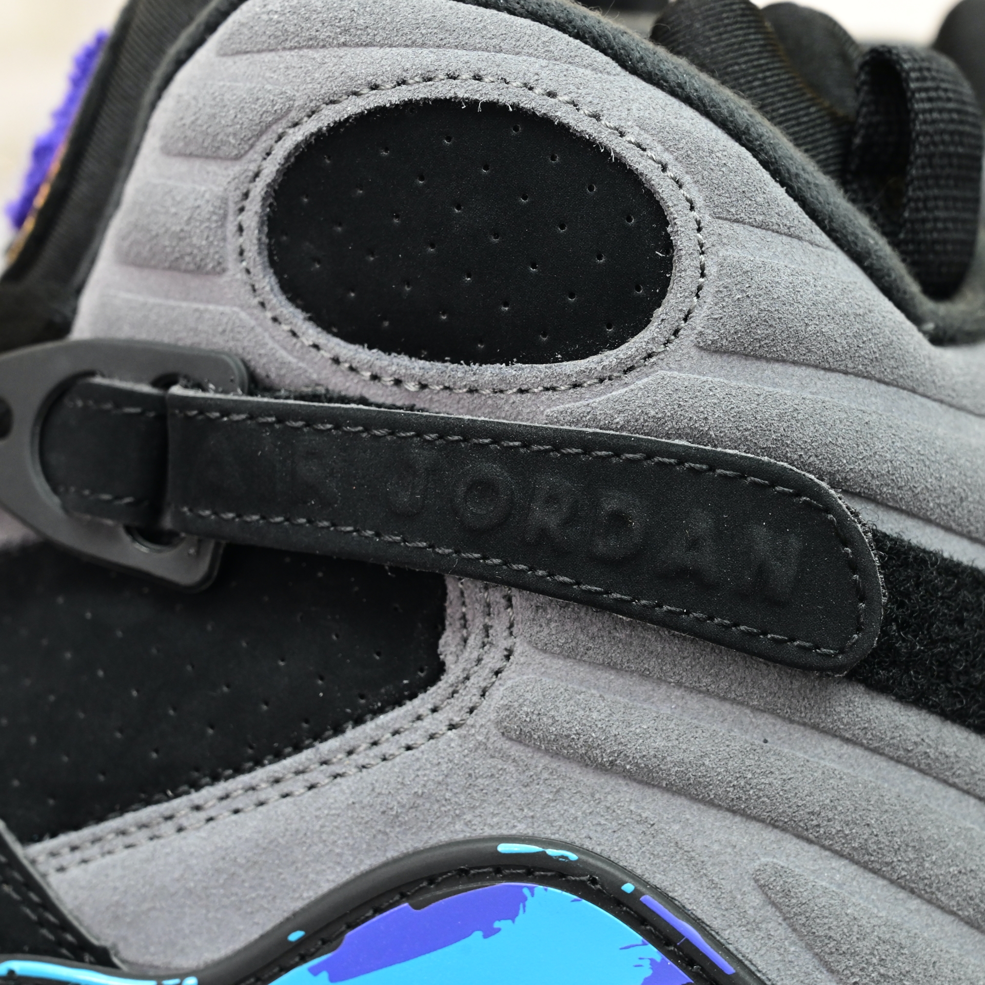 Air Jordan 8  RETRO 2025   305381-006