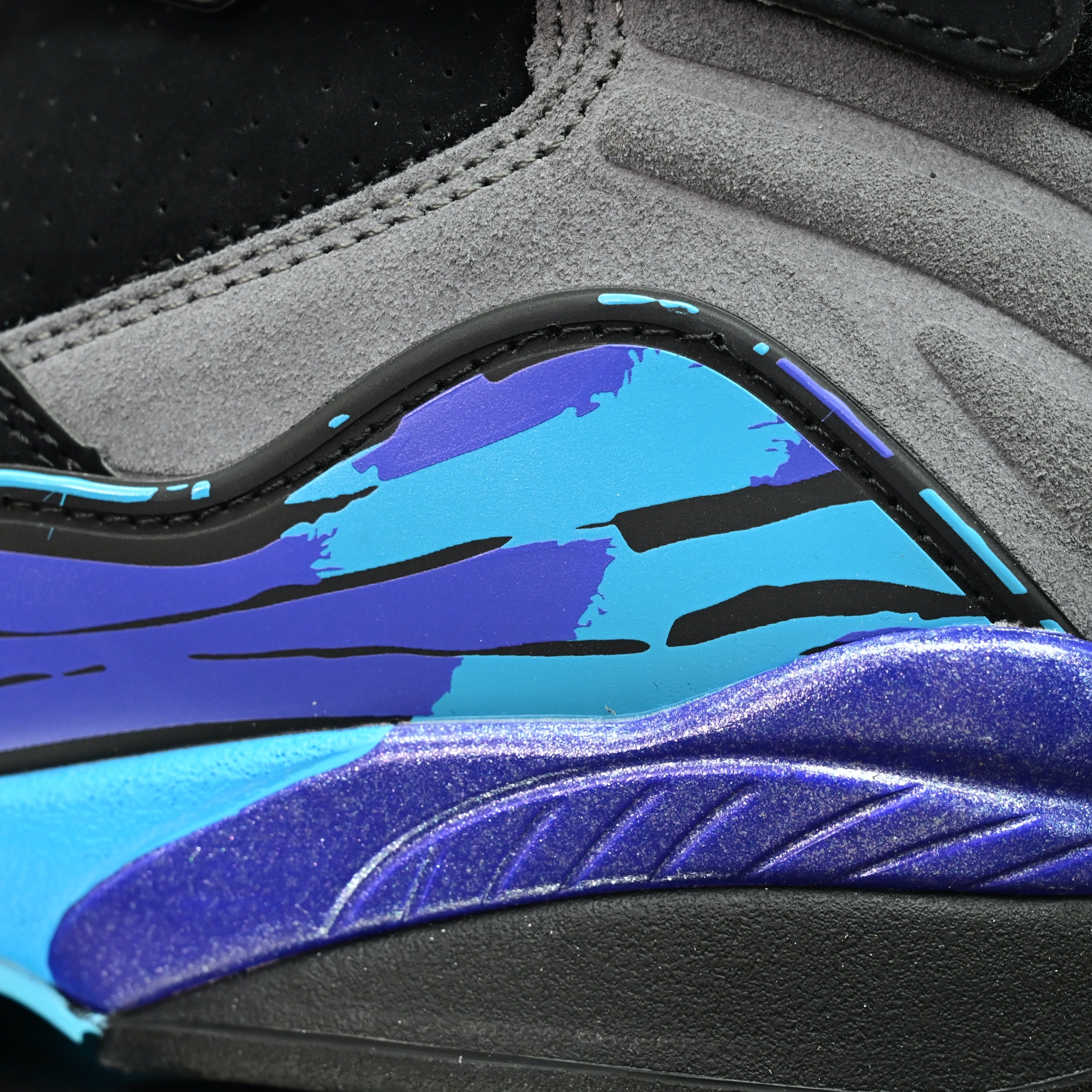 Air Jordan 8  RETRO 2025   305381-006