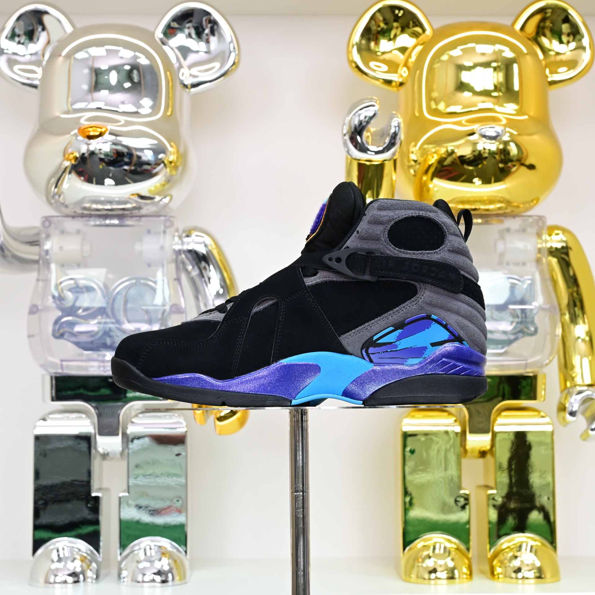 Air Jordan 8  RETRO 2025   305381-006