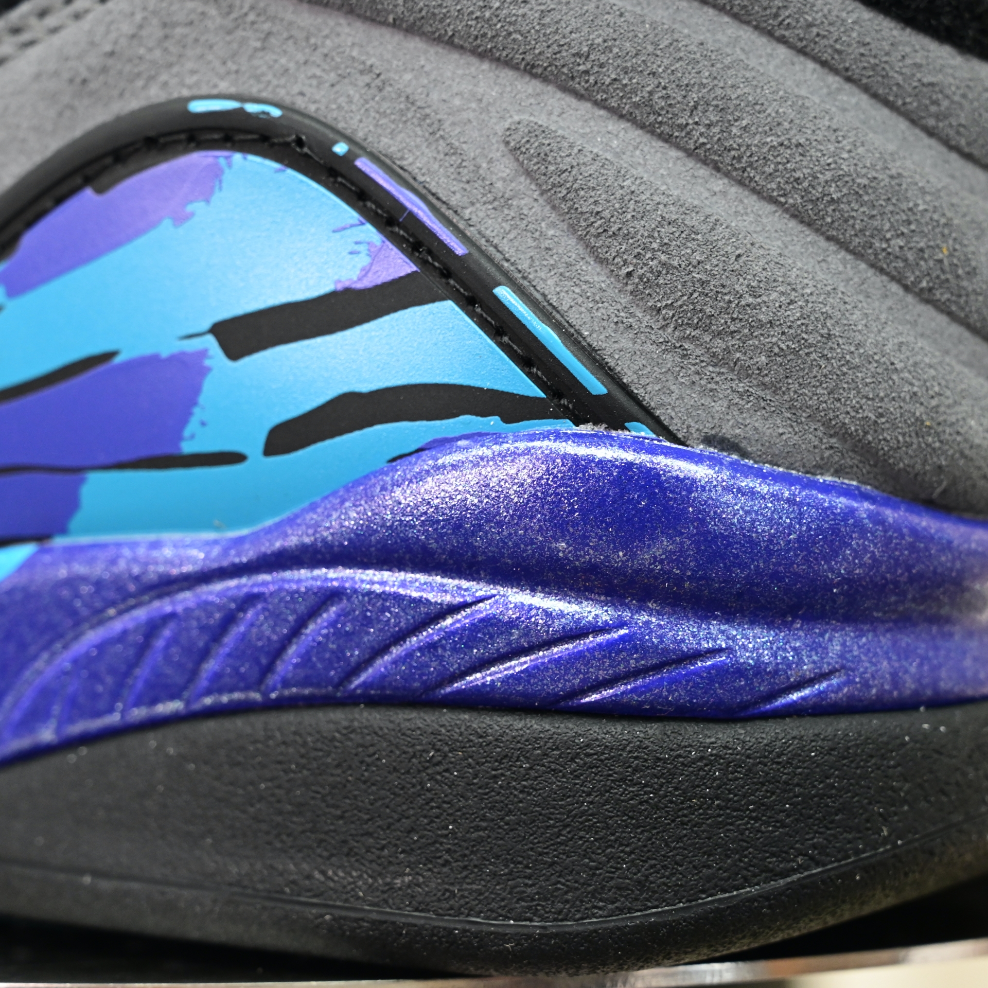 Air Jordan 8  RETRO 2025   305381-006