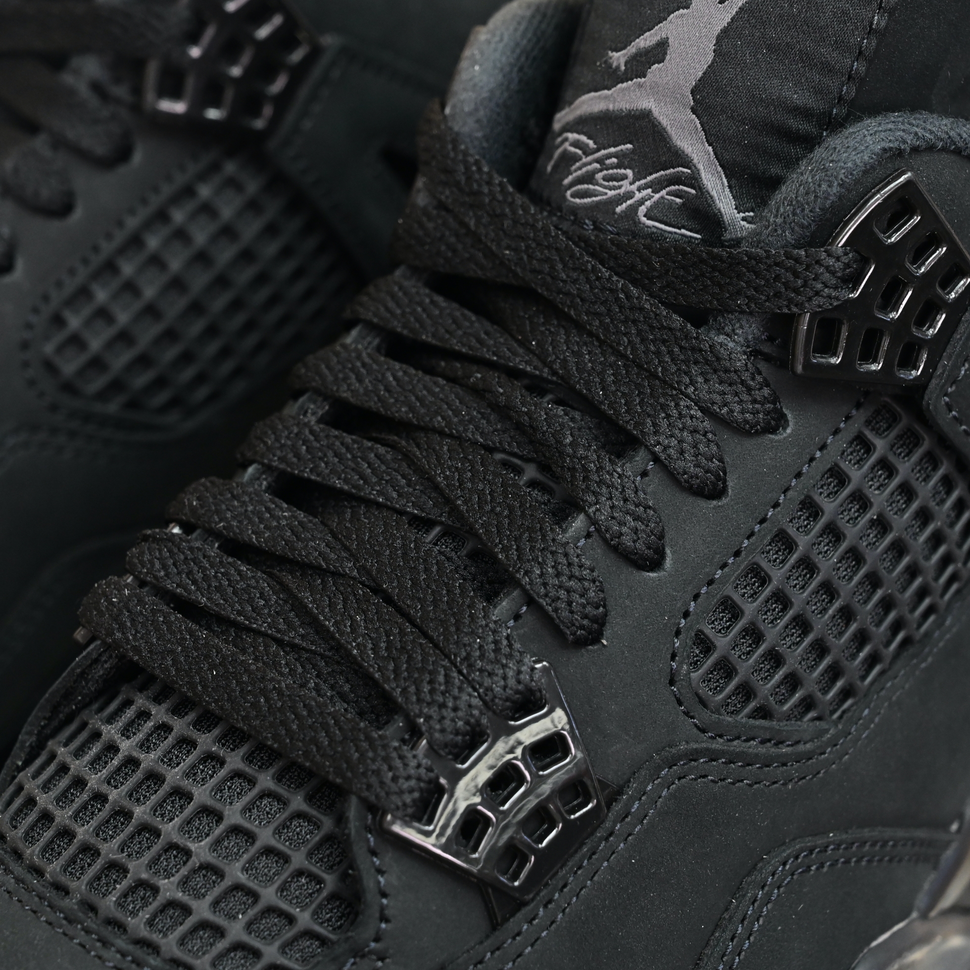 AIR JORDAN 4 RETRO 'BLACK CAT' 2025   FV5029-010