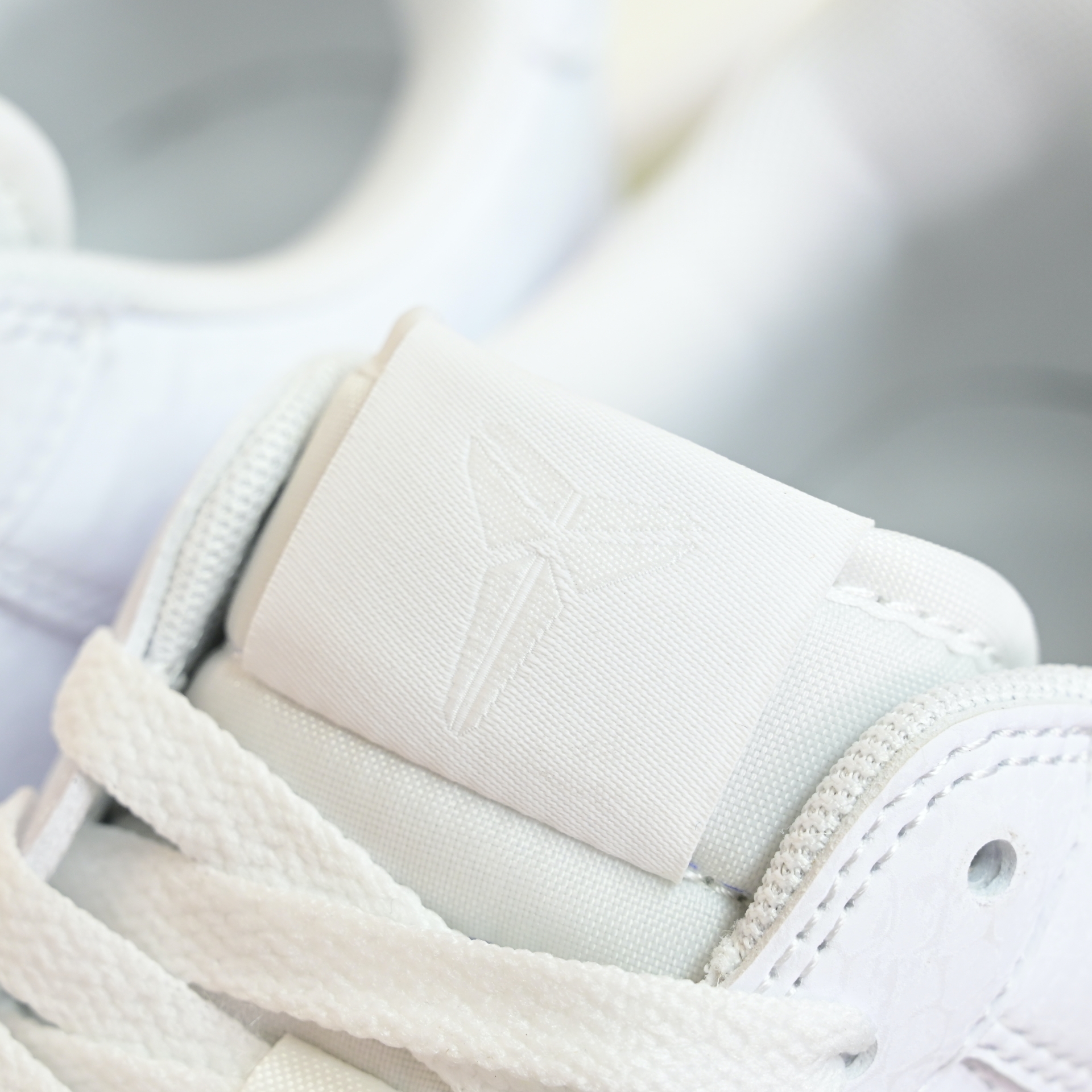 Nike Air Force 1 Low Kobe Forever White  IB0018-100