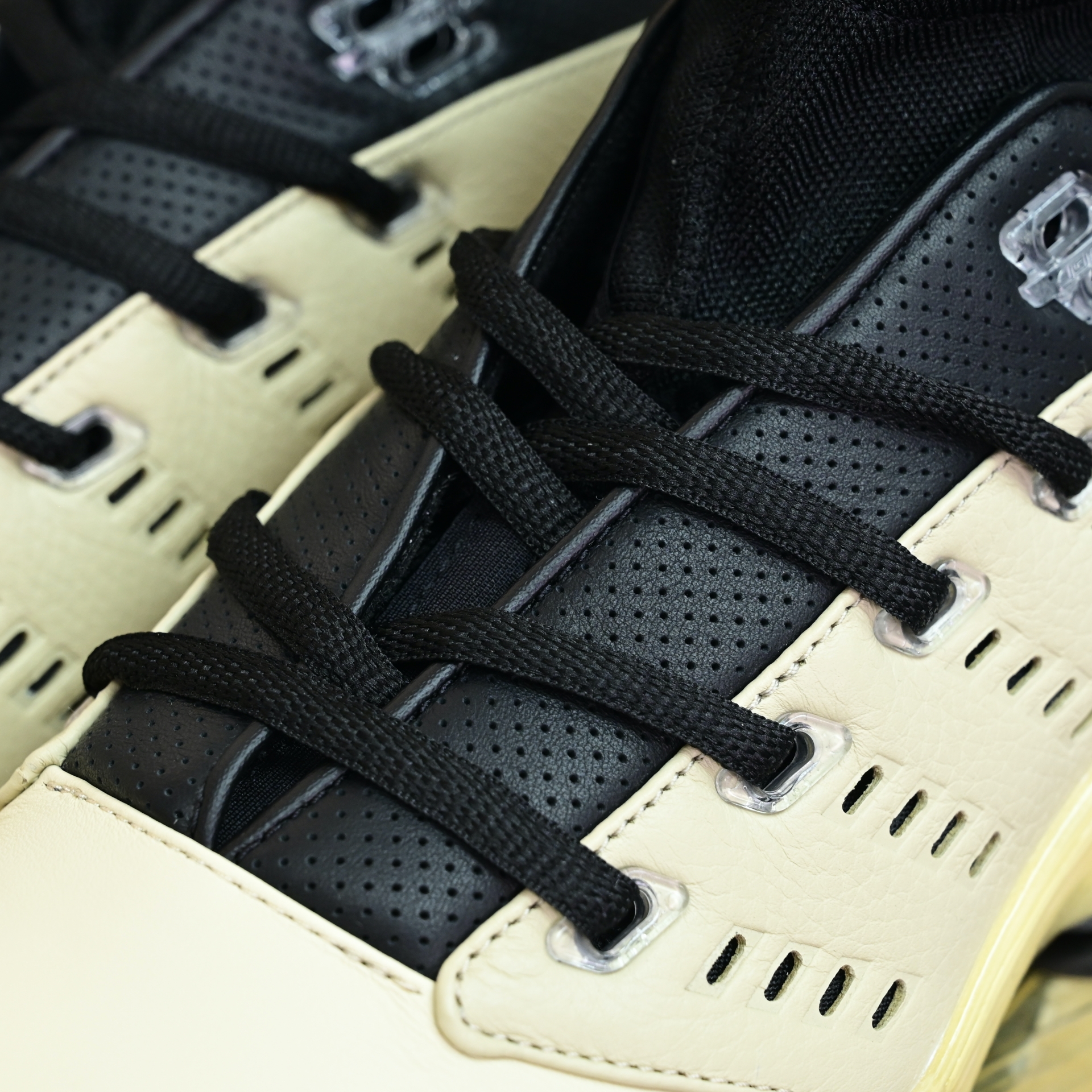 INFINITE ARCHIVES x  Air Jordan 17 Low  IH0177-200