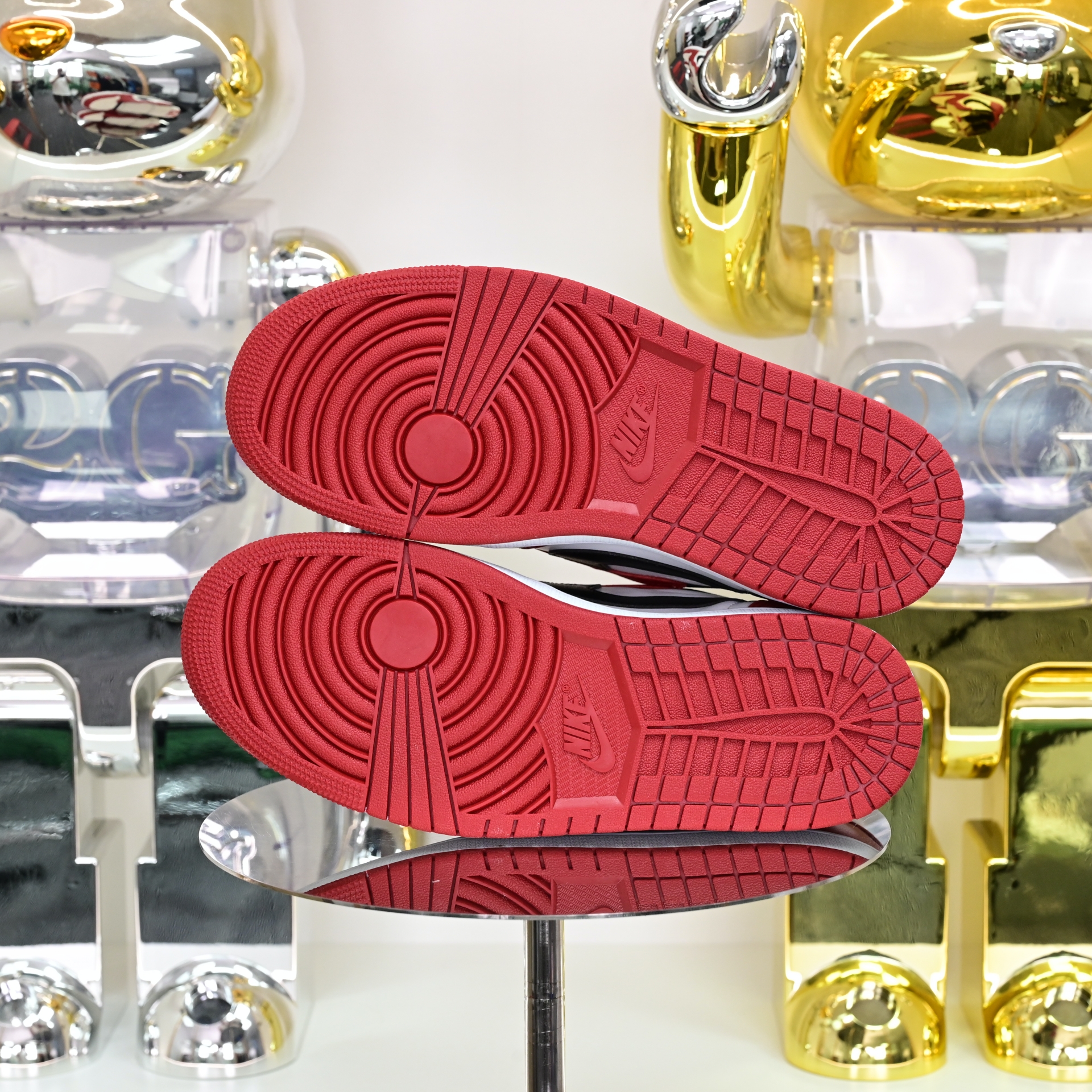 Air Jordan 1 RETRO LOW OG“Black Muslin Varsity Red” HQ6998-600