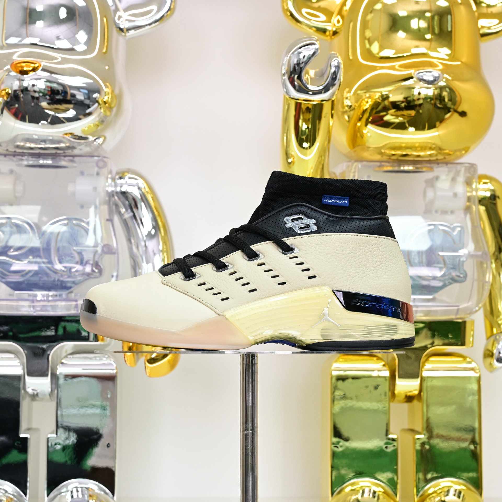 INFINITE ARCHIVES x  Air Jordan 17 Low  IH0177-200