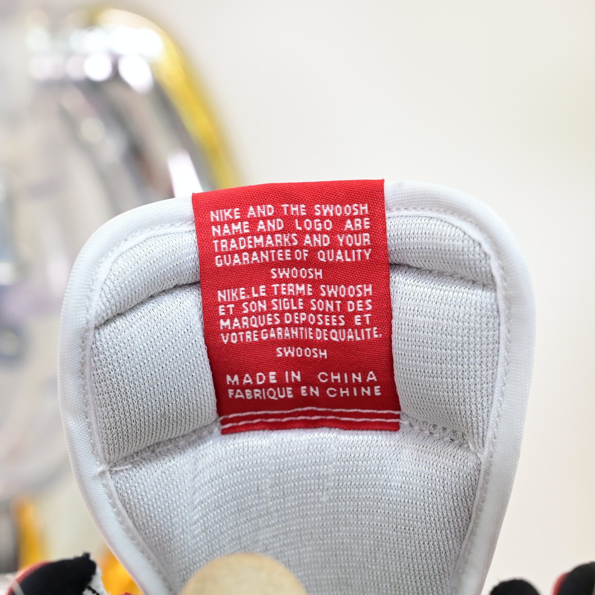 Air Jordan 1 RETRO LOW OG“Black Muslin Varsity Red” HQ6998-600