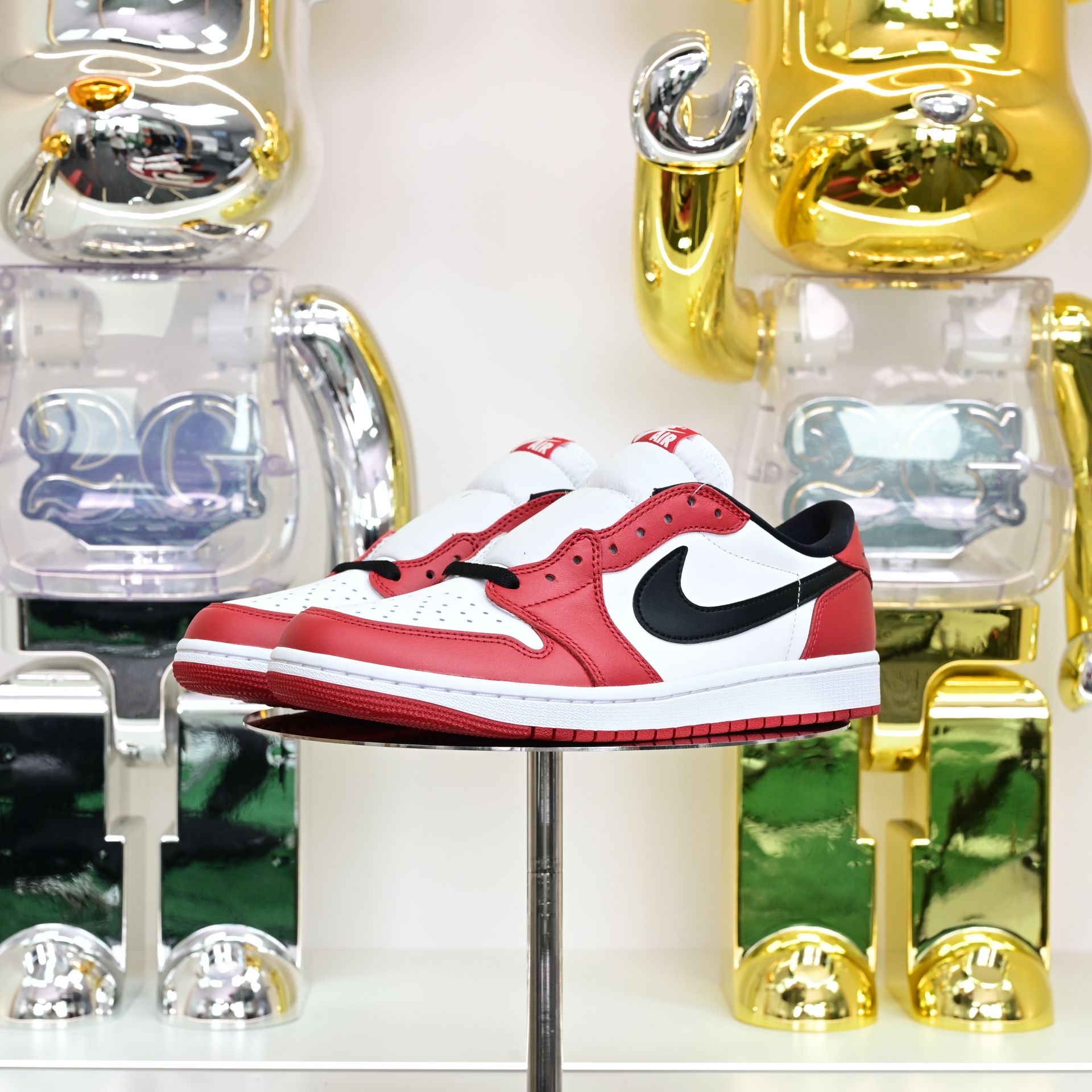 Air Jordan 1 RETRO LOW OG“Black Muslin Varsity Red” HQ6998-600